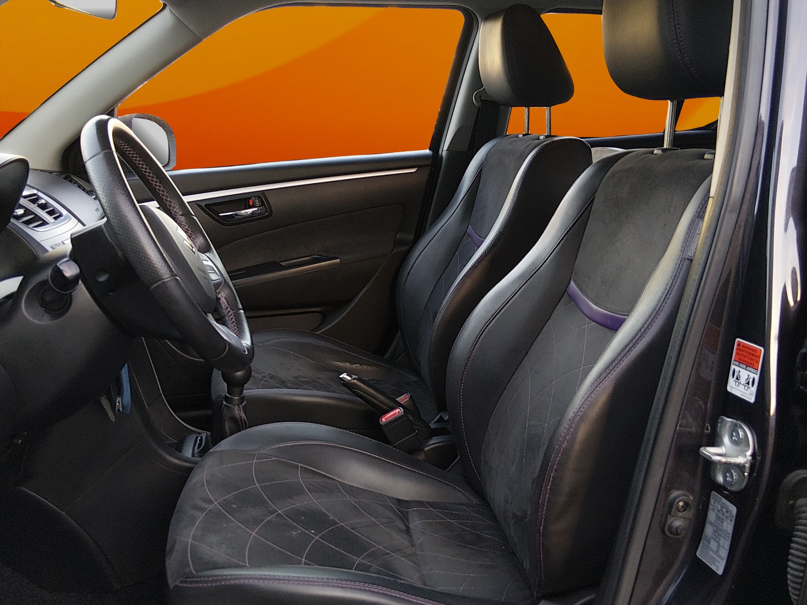 SUZUKI Swift 1.2i 16V Compact Top-image-9