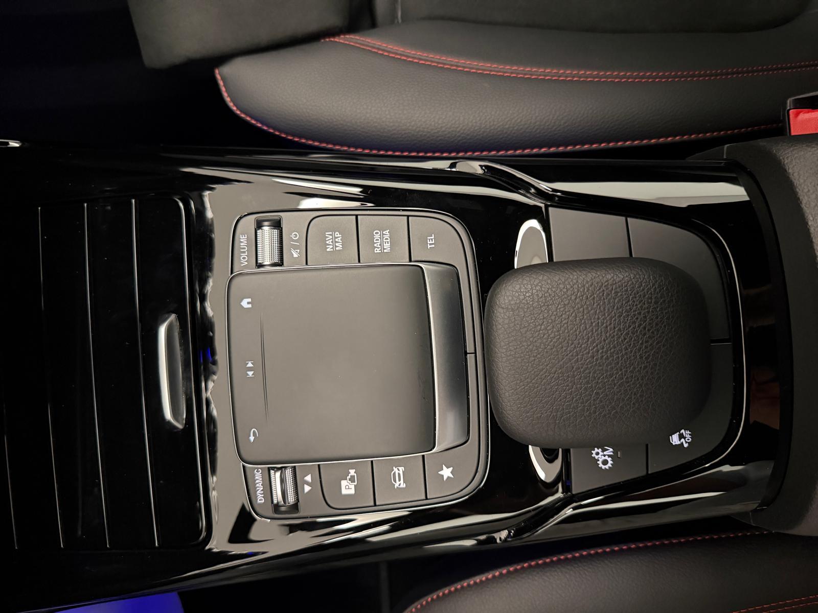 MERCEDES-BENZ CLA-Klasse Shooting Brake CLA 35 AMG 4matic-image-21