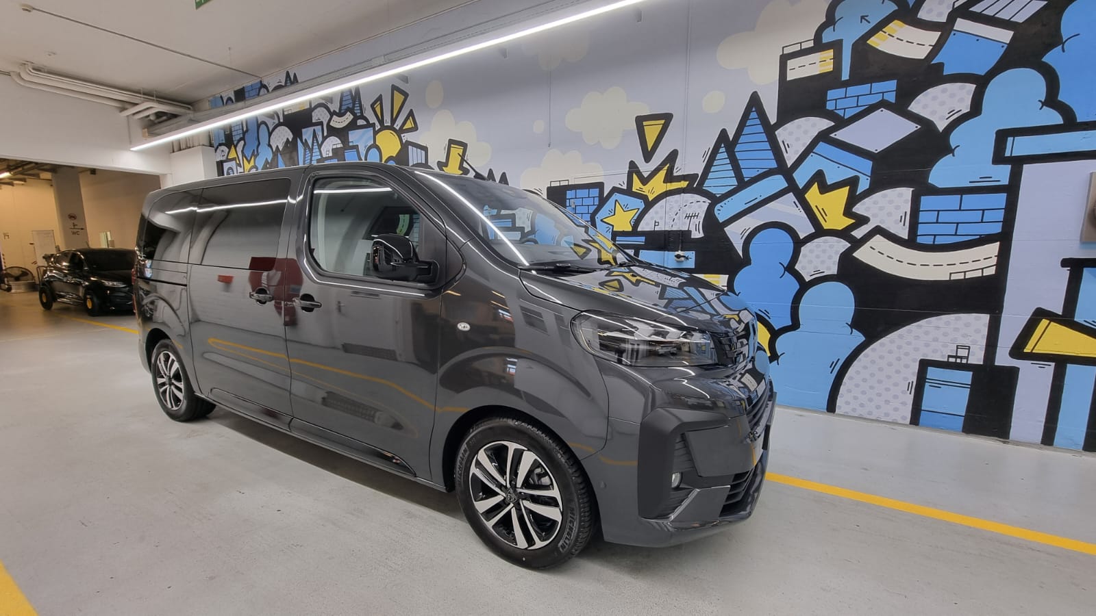 PEUGEOT Traveller 2.2 BlueHDi Family Edition Standard EAT8