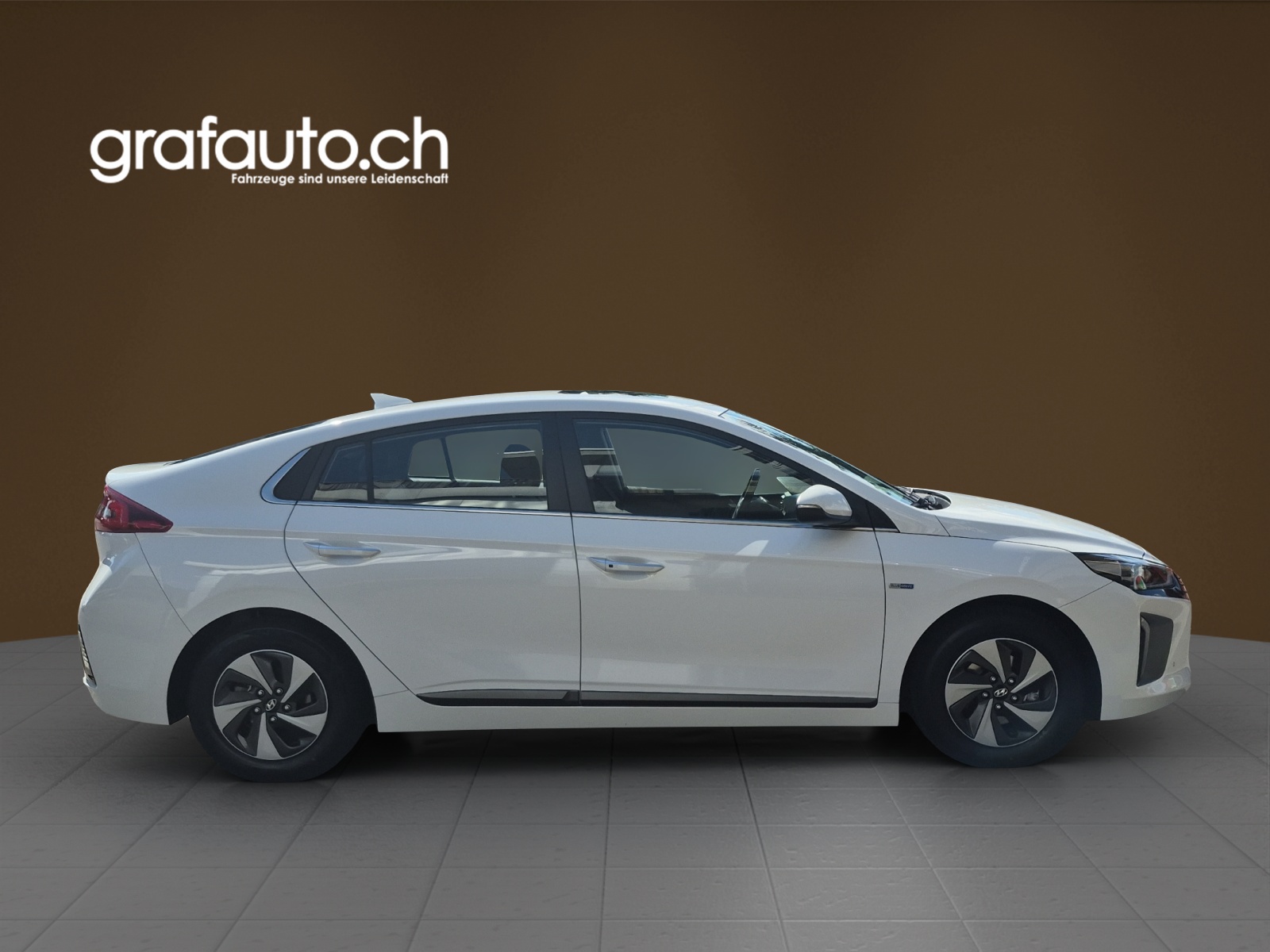 HYUNDAI Ioniq 1.6 GDi HEV Launch Plus-image-2