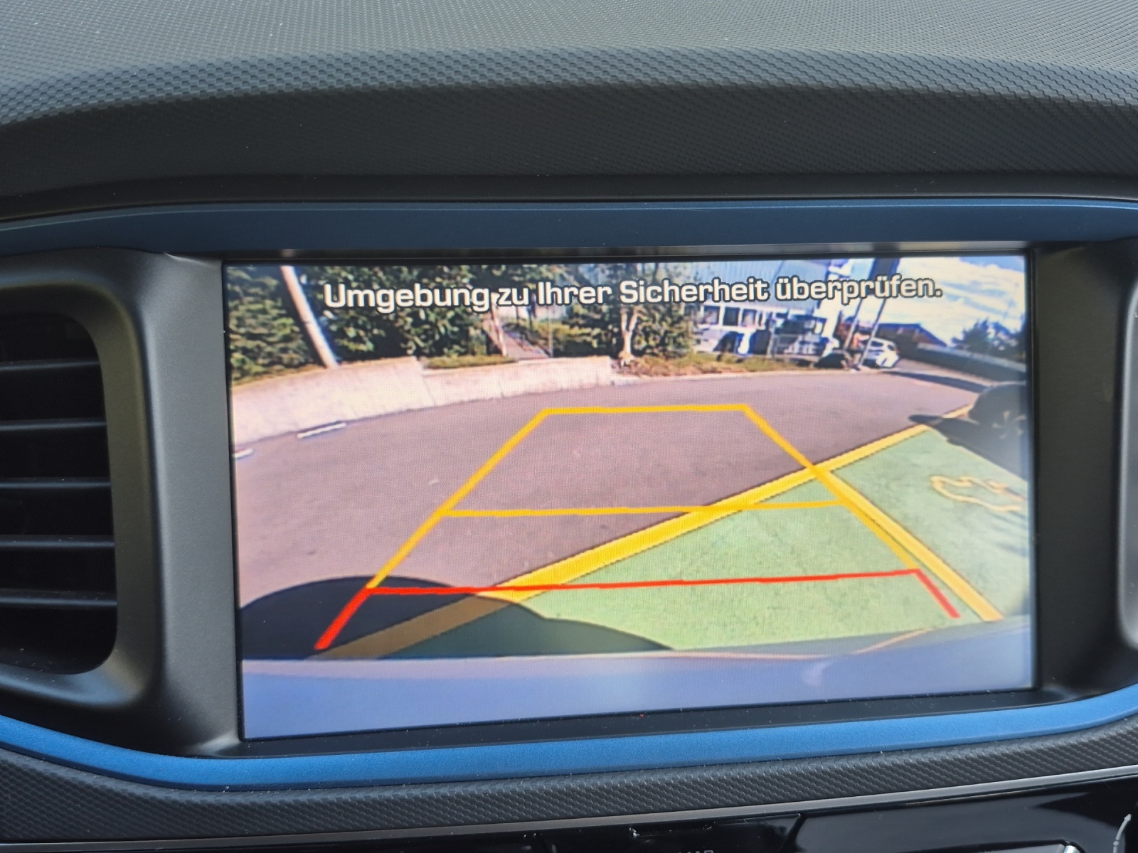 HYUNDAI Ioniq 1.6 GDi HEV Launch Plus-image-12