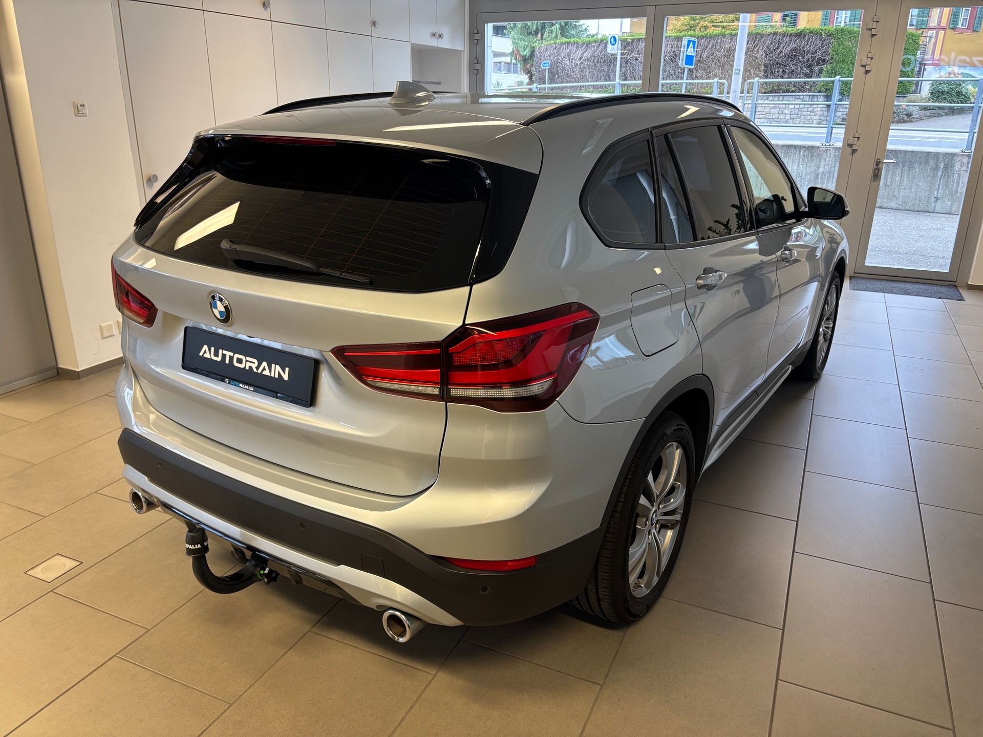 BMW X1 xDrive 18d Sport Line Steptronic-showroom-element-2