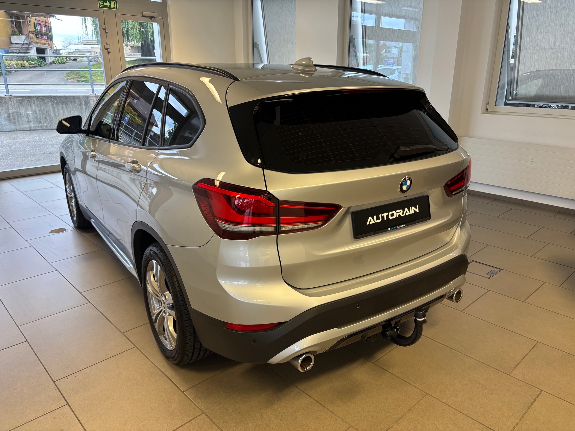 BMW X1 xDrive 18d Sport Line Steptronic-showroom-element-3