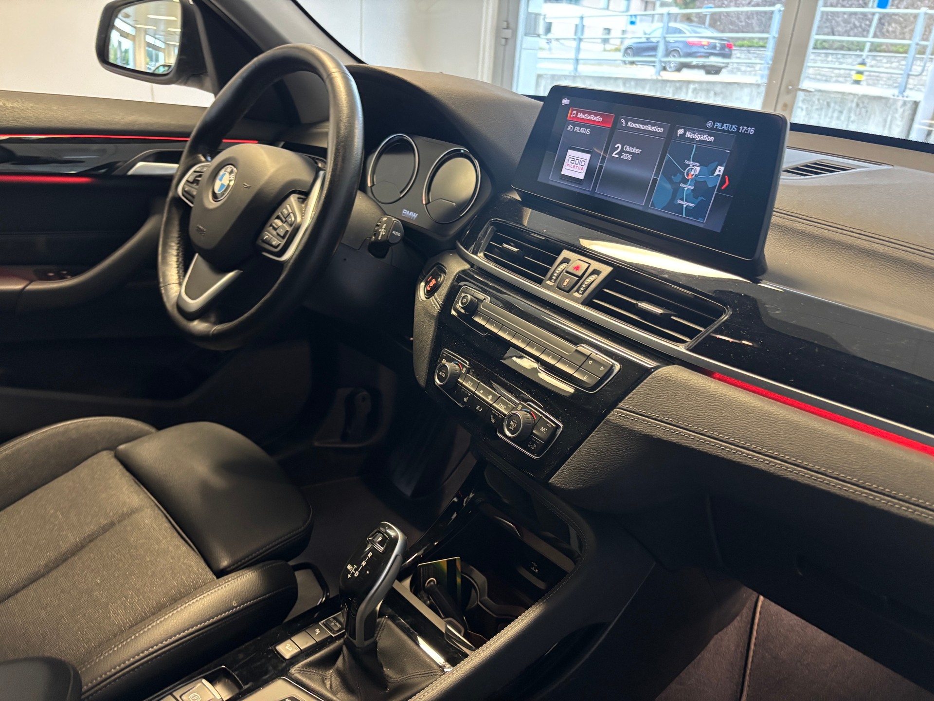 BMW X1 xDrive 18d Sport Line Steptronic-image-6