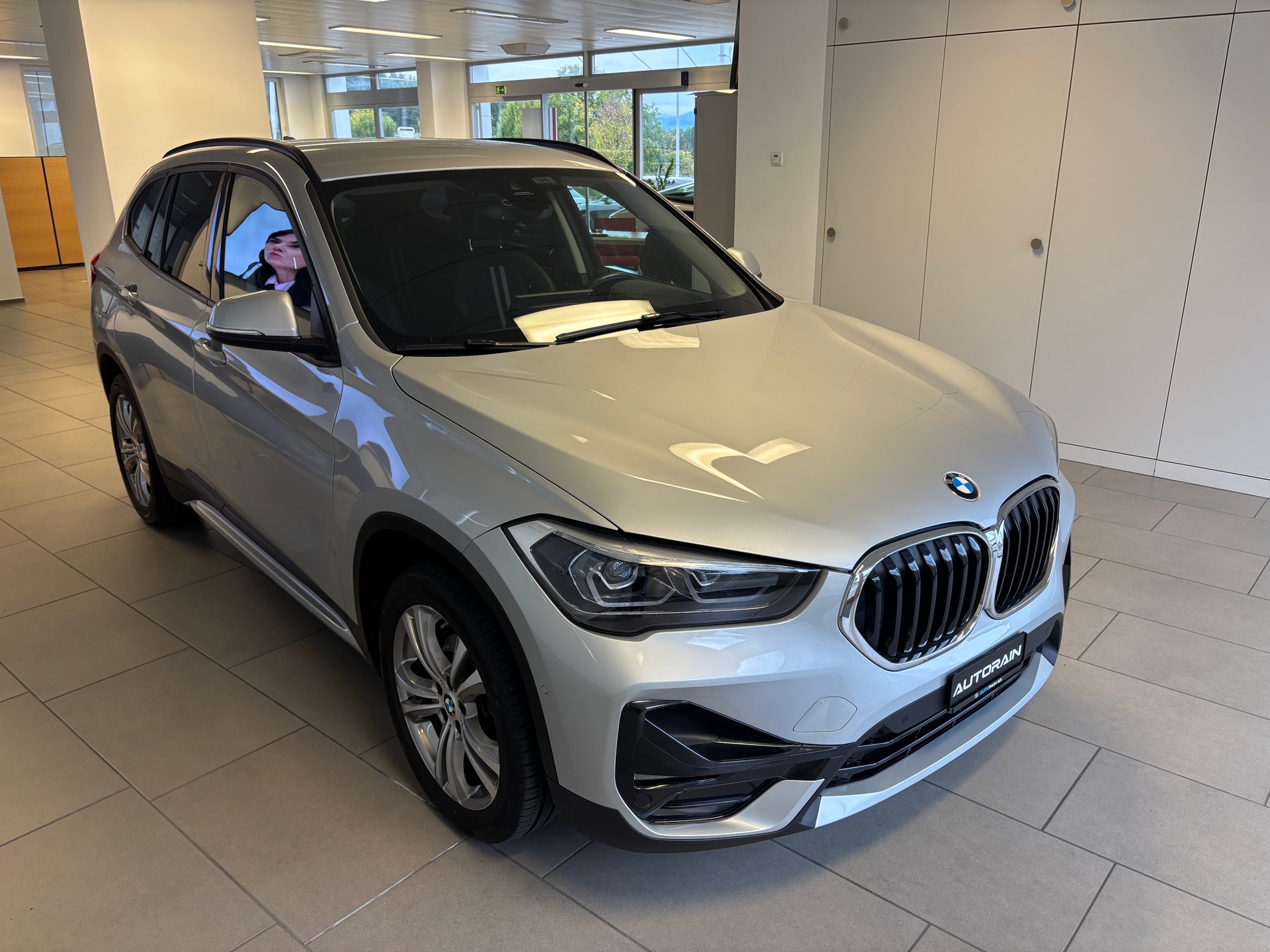 BMW X1 xDrive 18d Sport Line Steptronic-showroom-element-1