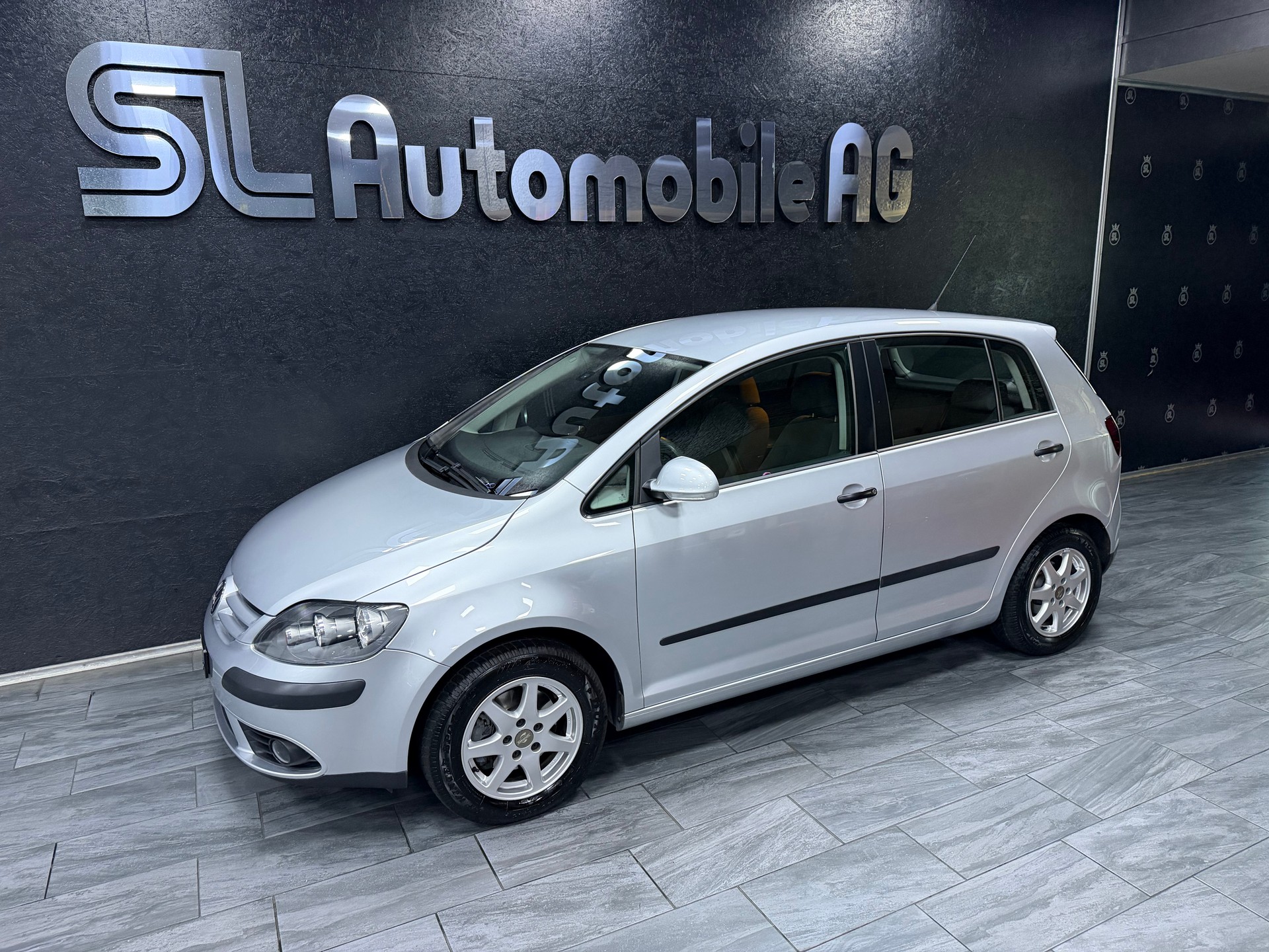 VW Golf Plus 2.0 FSI Comfortline-showroom-element-1