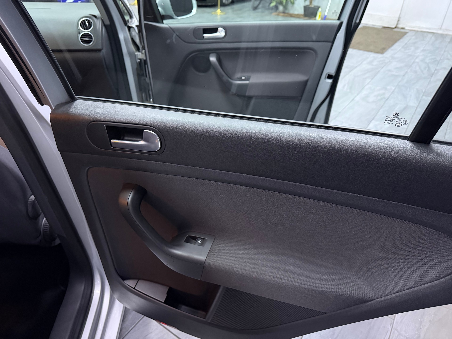 VW Golf Plus 2.0 FSI Comfortline-image-11