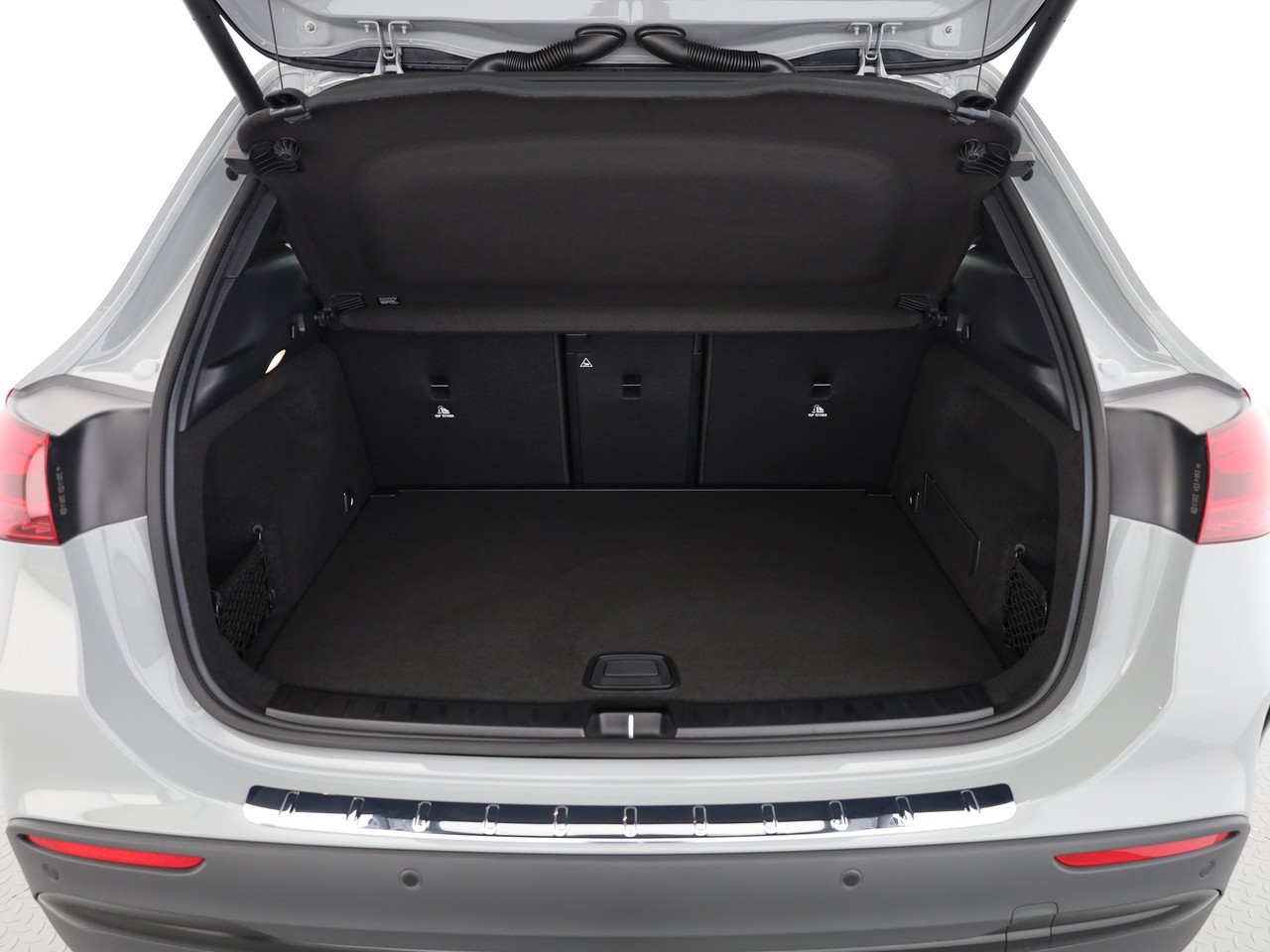 MERCEDES-BENZ GLA 200 7G-DCT-image-21