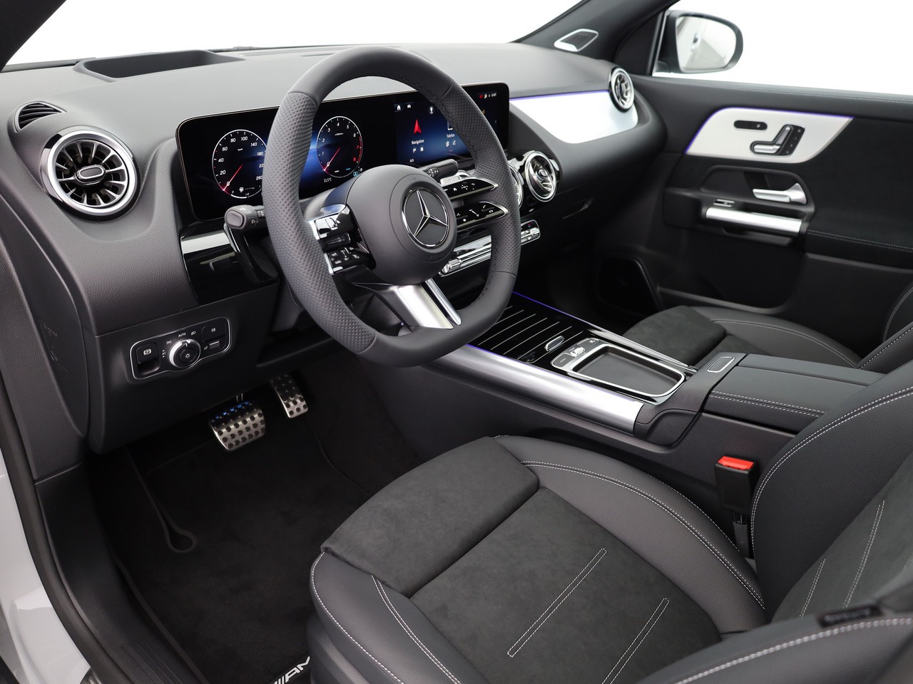 MERCEDES-BENZ GLA 200 7G-DCT-image-5