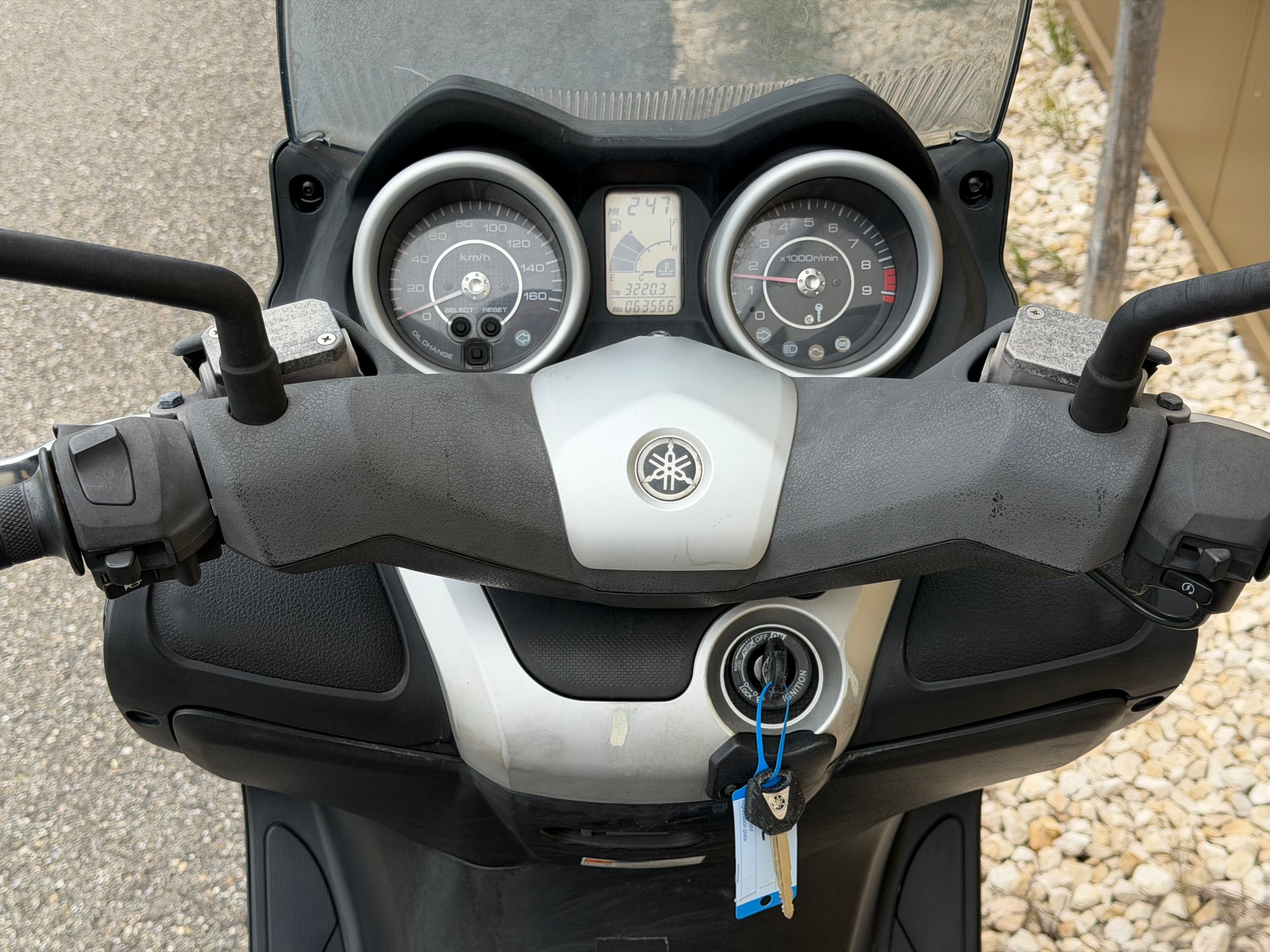 YAMAHA X-MaxYP 250 RA ABS-image-15