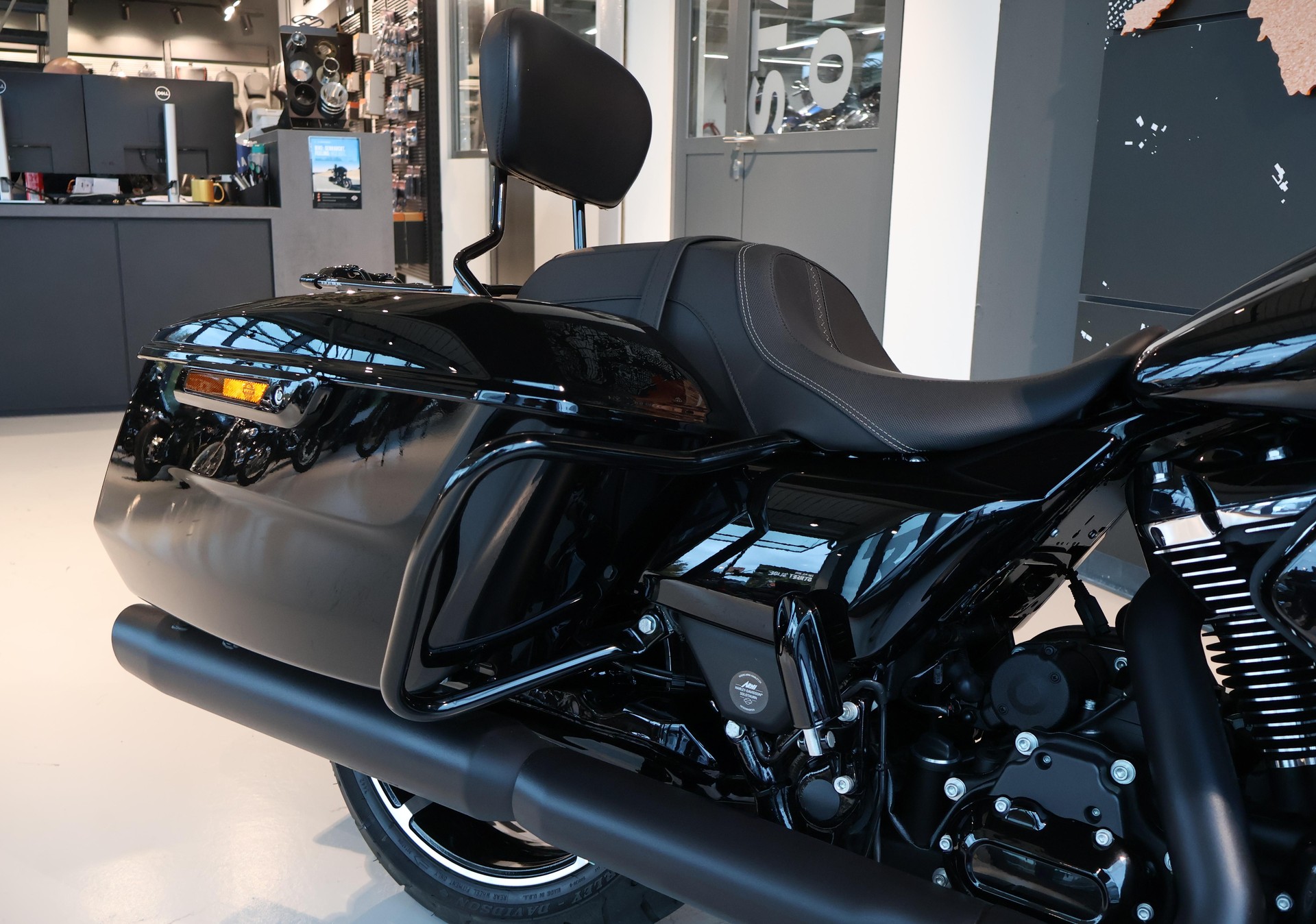 HARLEY-DAVIDSON FLHX Street Glide Black Finish 117-image-5
