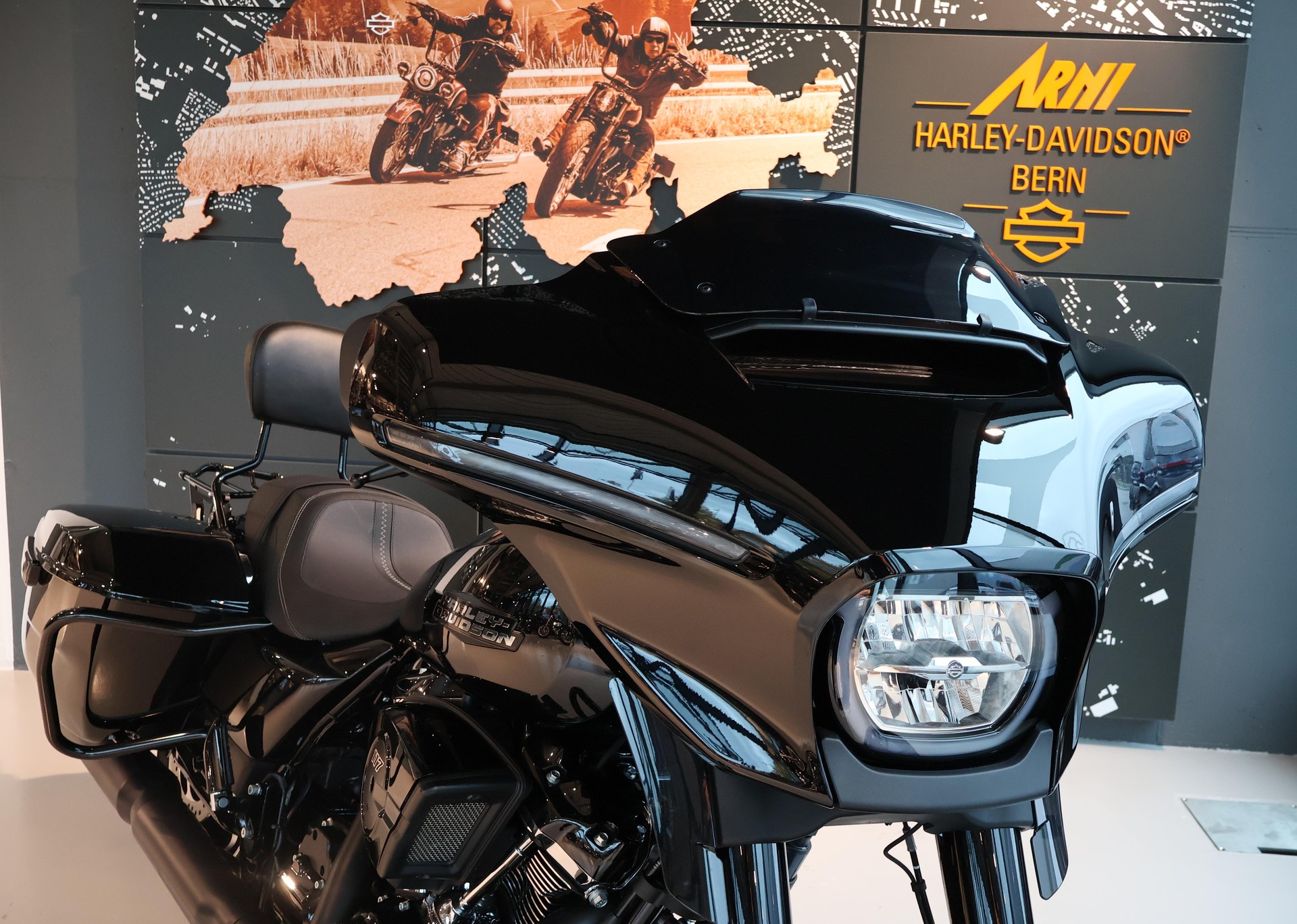 HARLEY-DAVIDSON FLHX Street Glide Black Finish 117-image-6