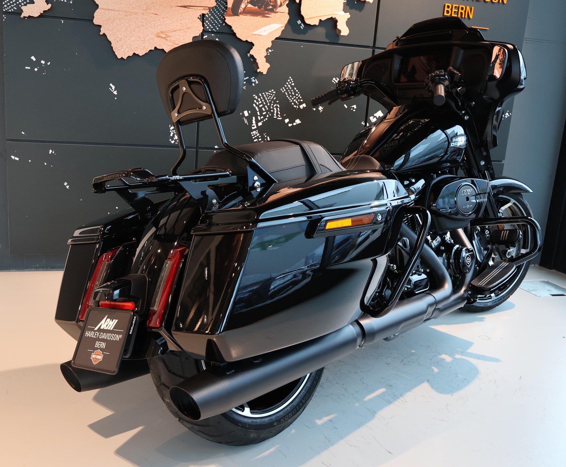 HARLEY-DAVIDSON FLHX Street Glide Black Finish 117-image-4