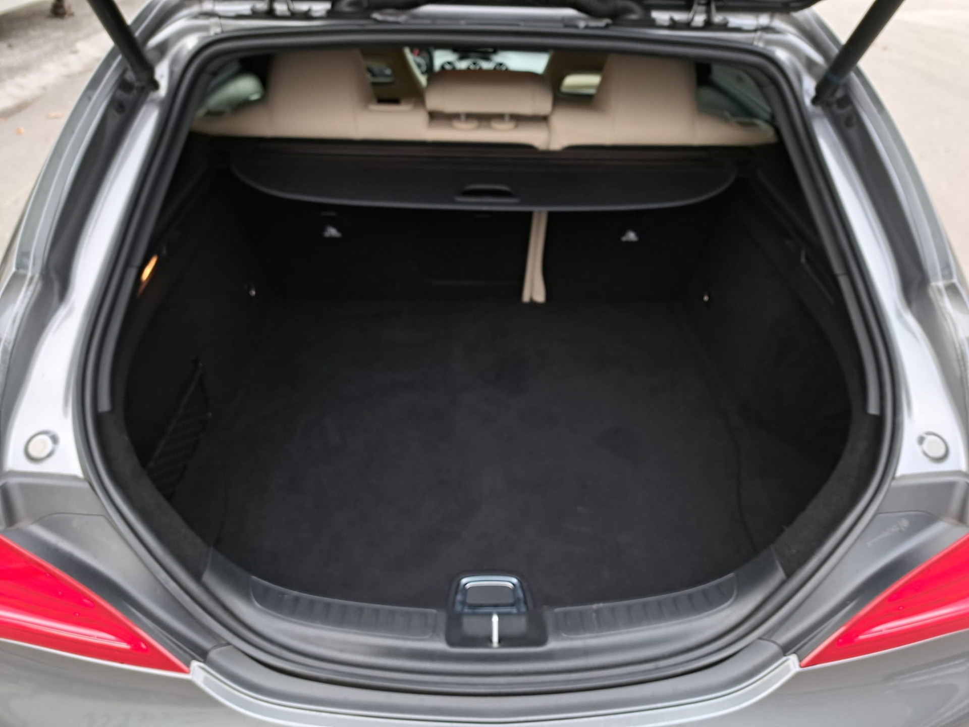 MERCEDES-BENZ CLA Shooting Brake 200 Night Star 7G-DCT-image-12