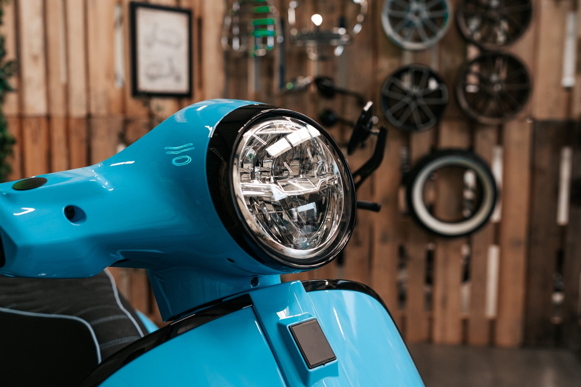 PIAGGIO Vespa GTS 300 Super ABS-image-10