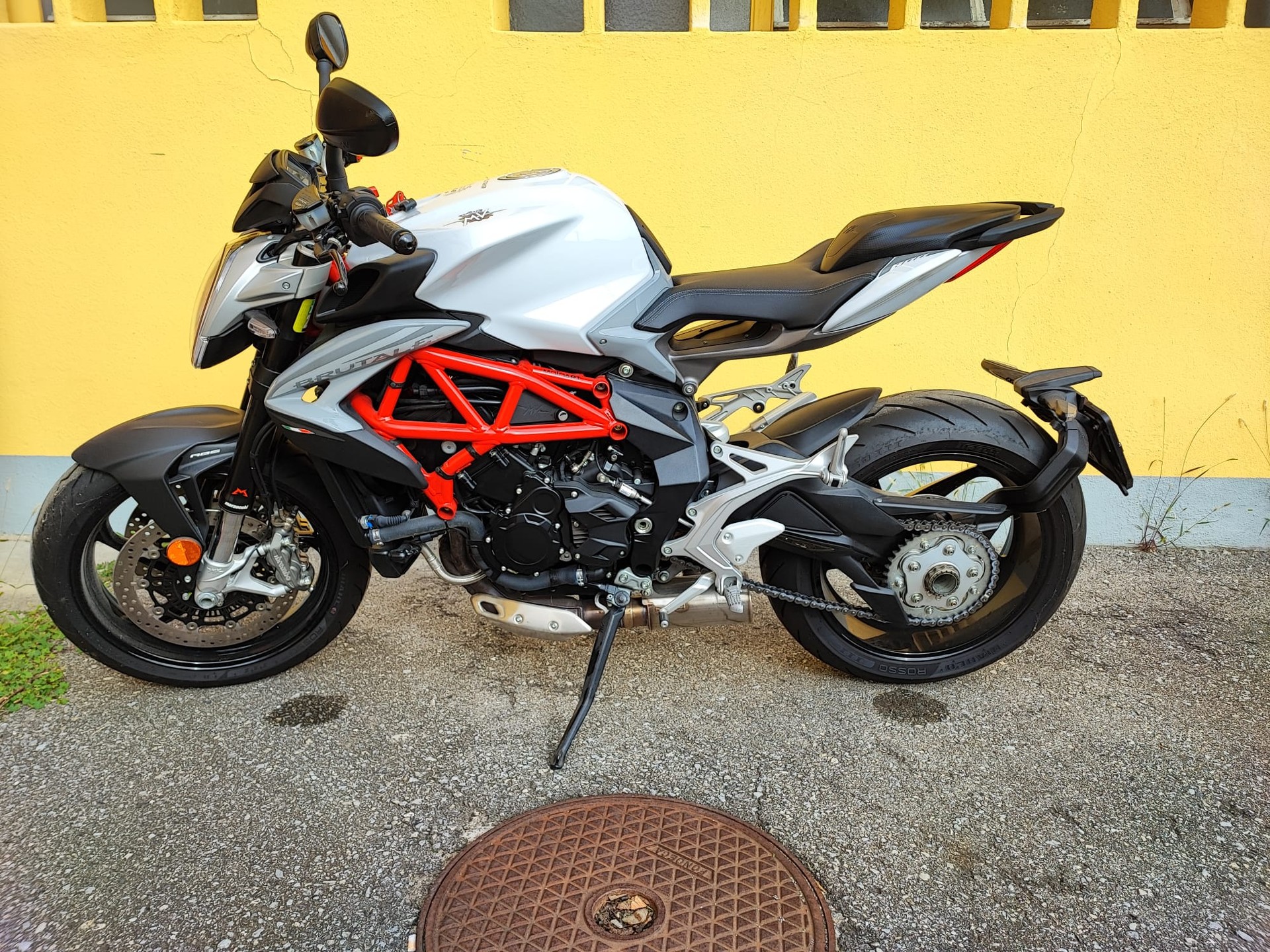 MV AGUSTA B3 Brutale 800 ABS-image-0