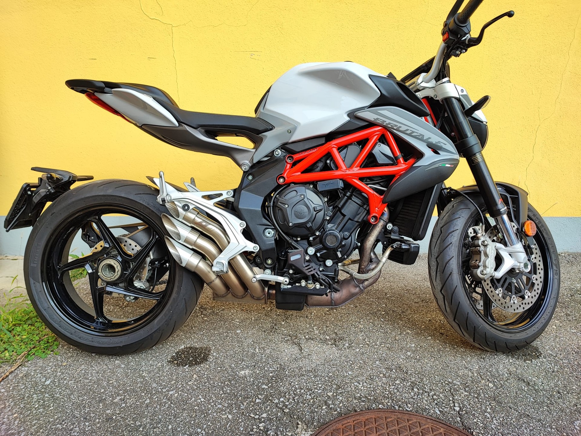 MV AGUSTA B3 Brutale 800 ABS-image-5