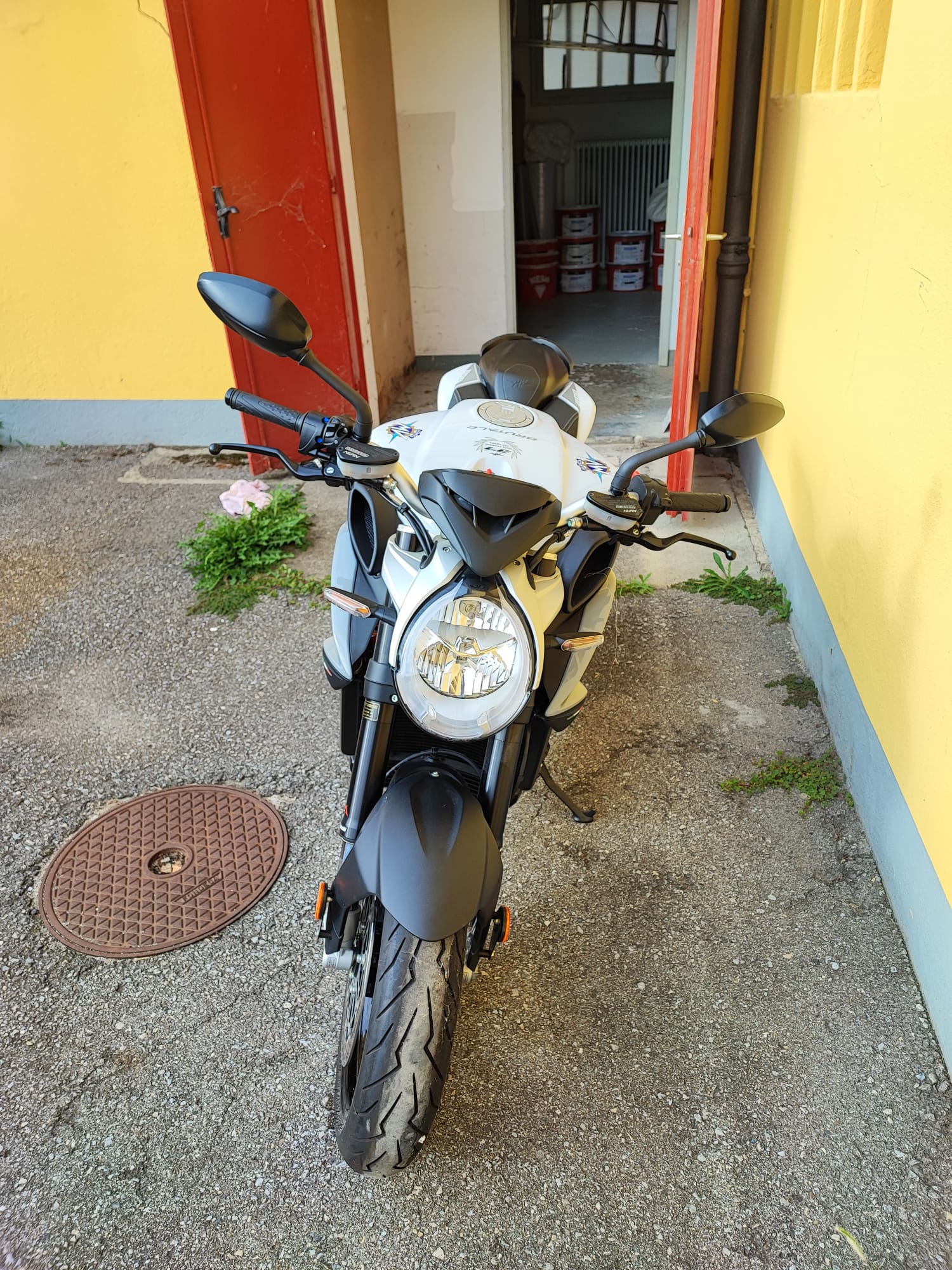 MV AGUSTA B3 Brutale 800 ABS-image-1