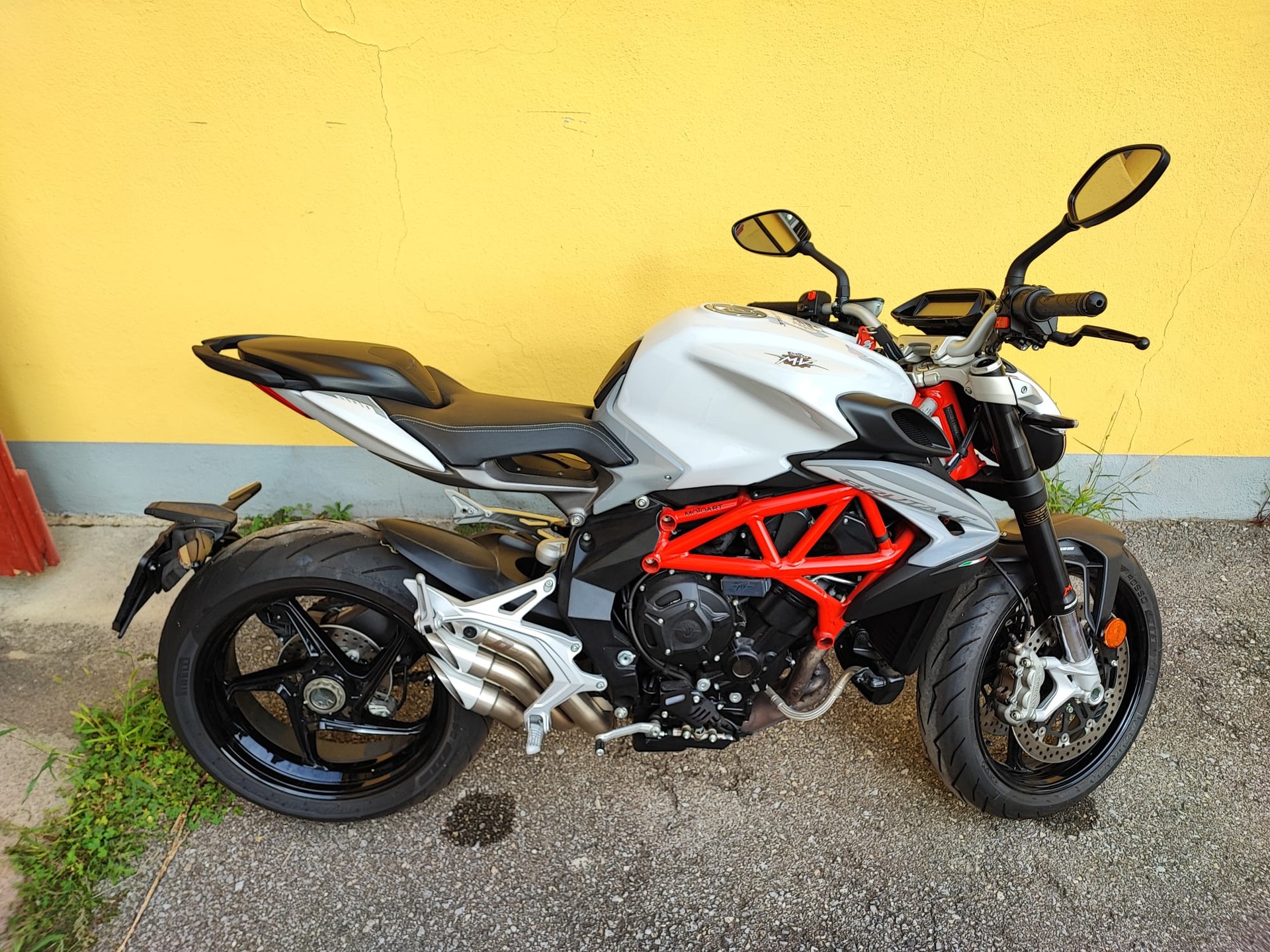 MV AGUSTA B3 Brutale 800 ABS-image-4
