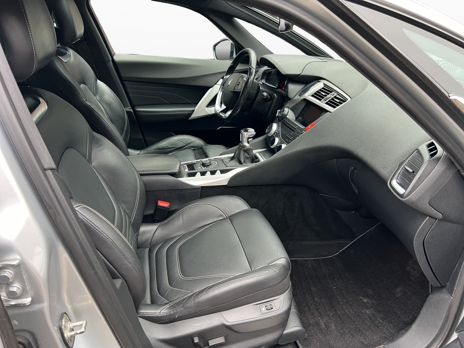 DS AUTOMOBILES DS5 1.6 Turbo SO Chic-image-14