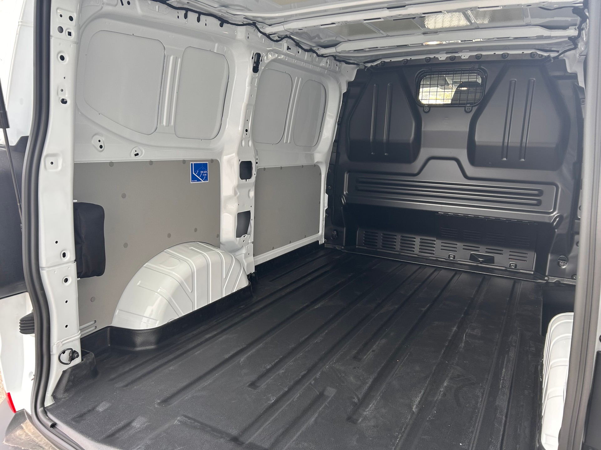 VW Transporter 2.0 TDI Automat-image-10