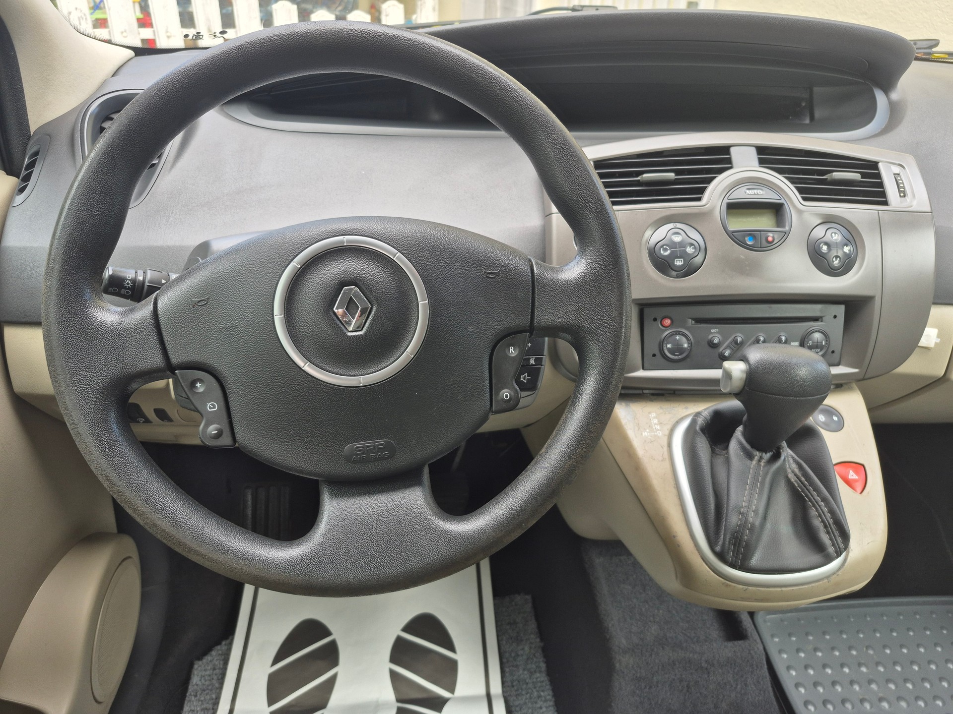 RENAULT Scénic 2.0 16V Expression-image-10