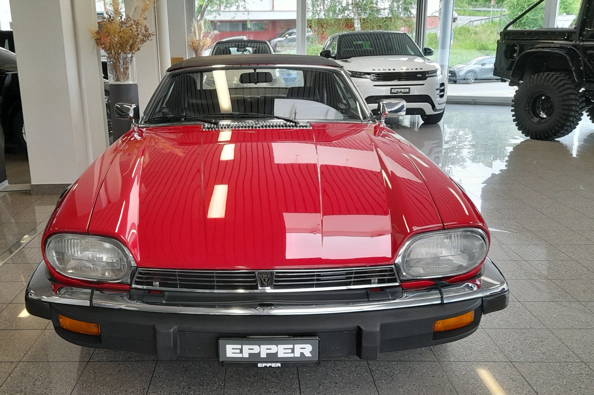 JAGUAR XJS 5.3 V12-showroom-element-2