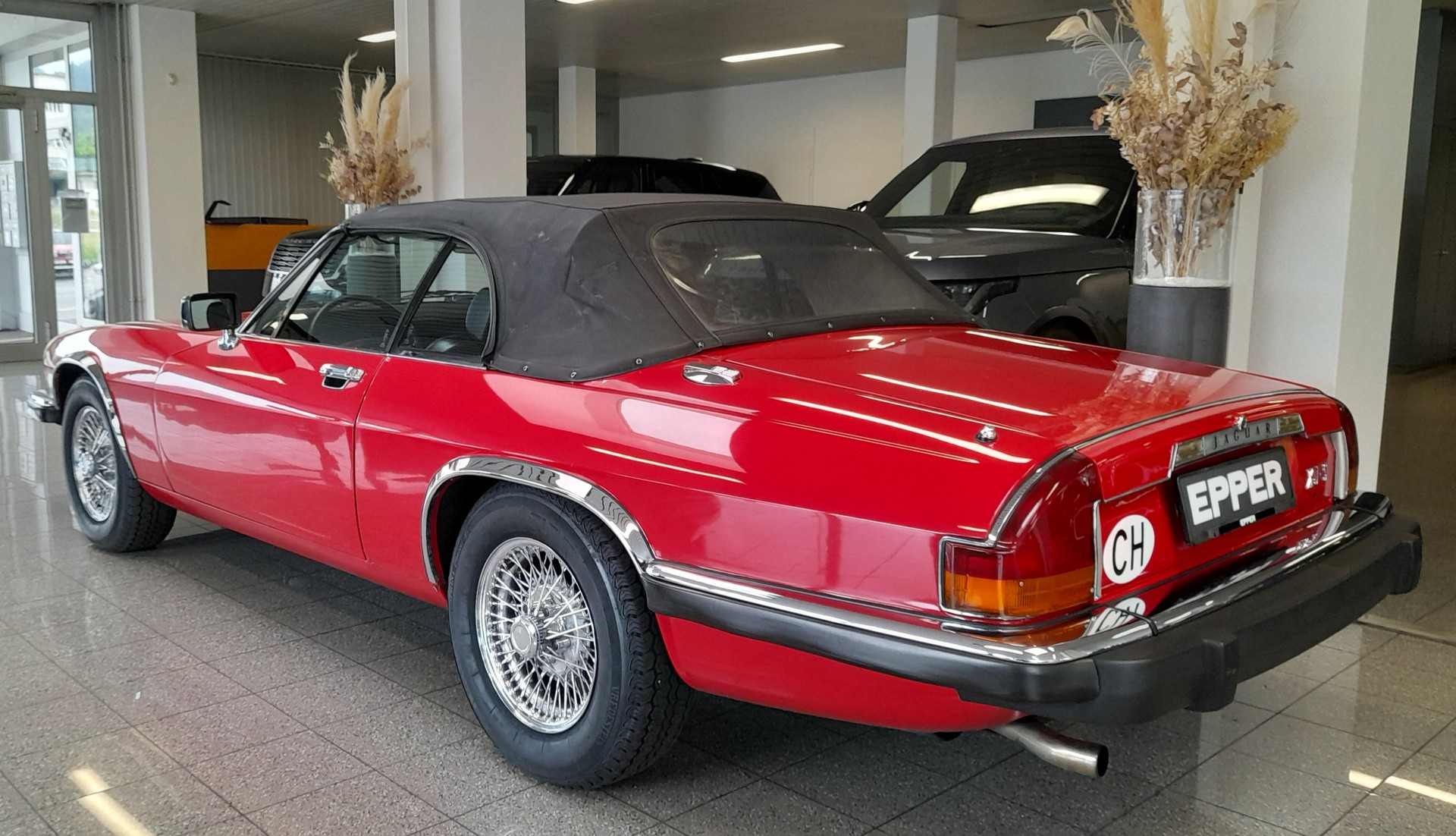 JAGUAR XJS 5.3 V12-showroom-element-3