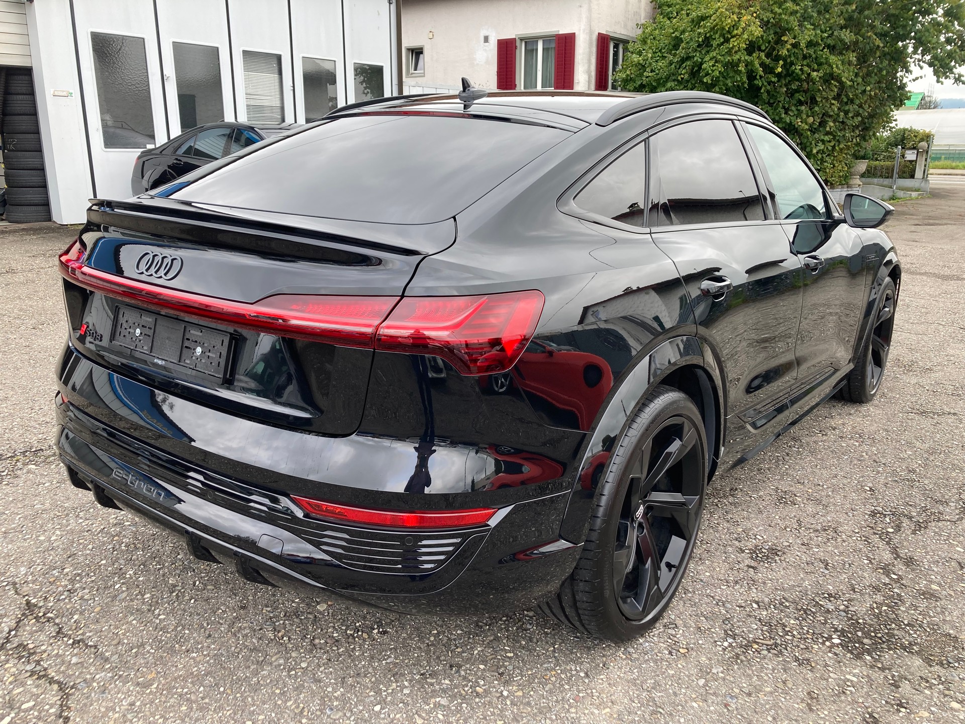 AUDI SQ8 Sportback e-tron quattro-image-4