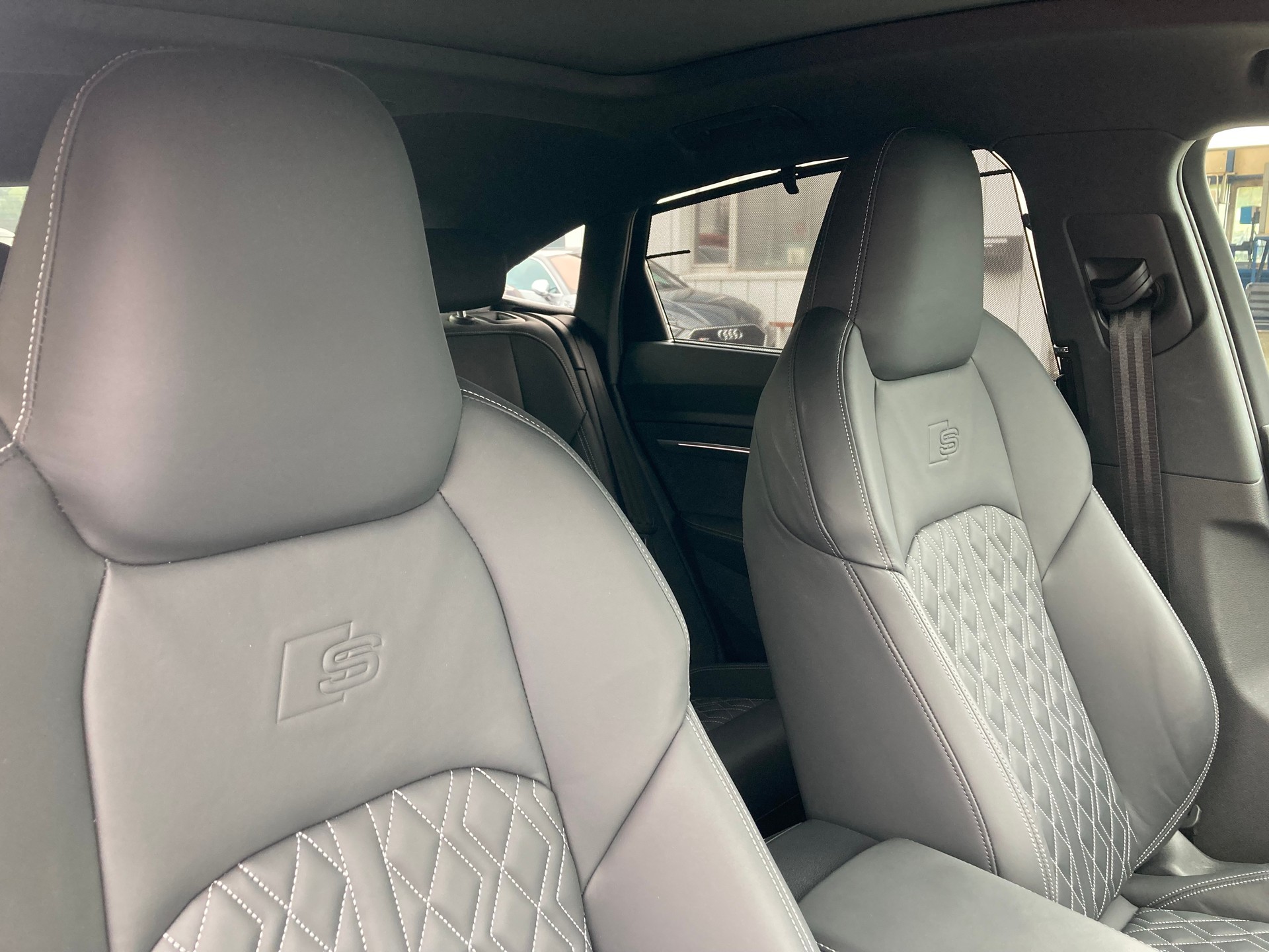 AUDI SQ8 Sportback e-tron quattro-image-9