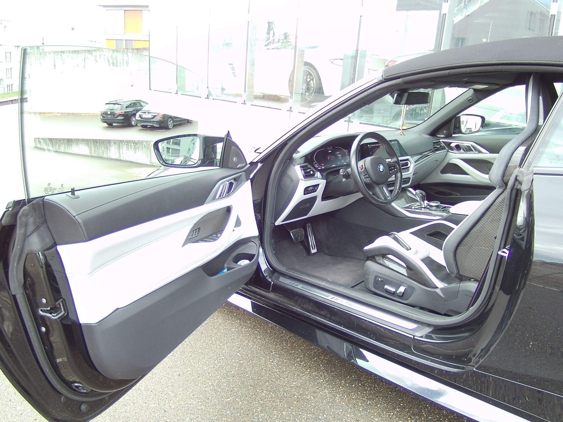 BMW M4 Cabrio Competition M xDrive-image-4