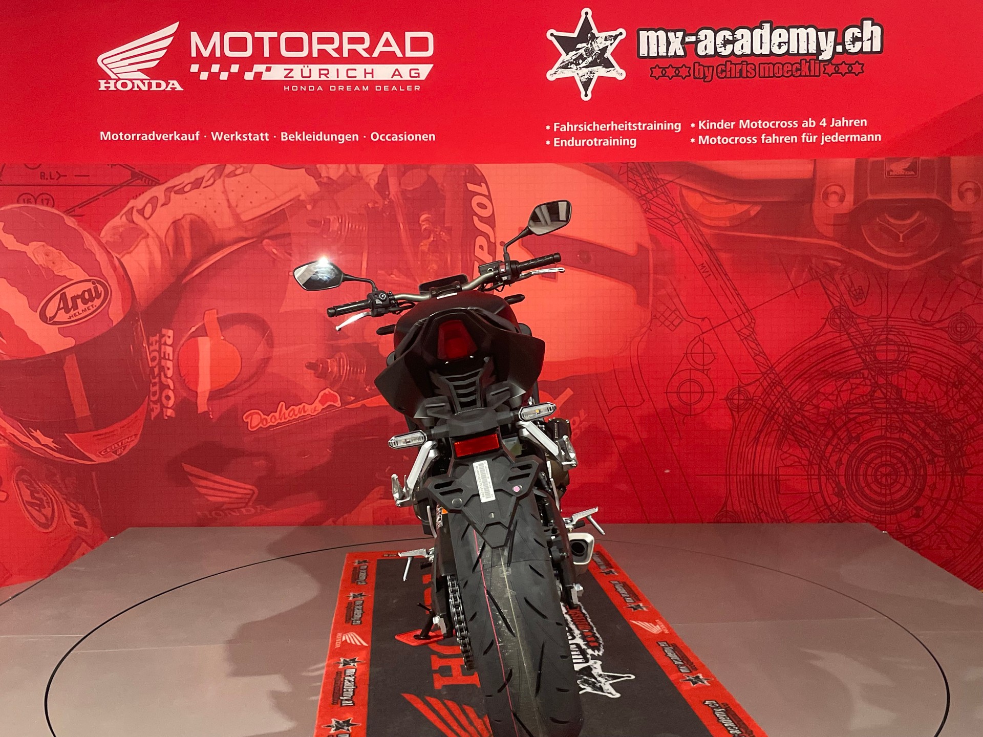 HONDA CB650R E-Clutch**Modell 2026**Neufahrzeug**Matte Gunpowder Black Metallic*-image-7