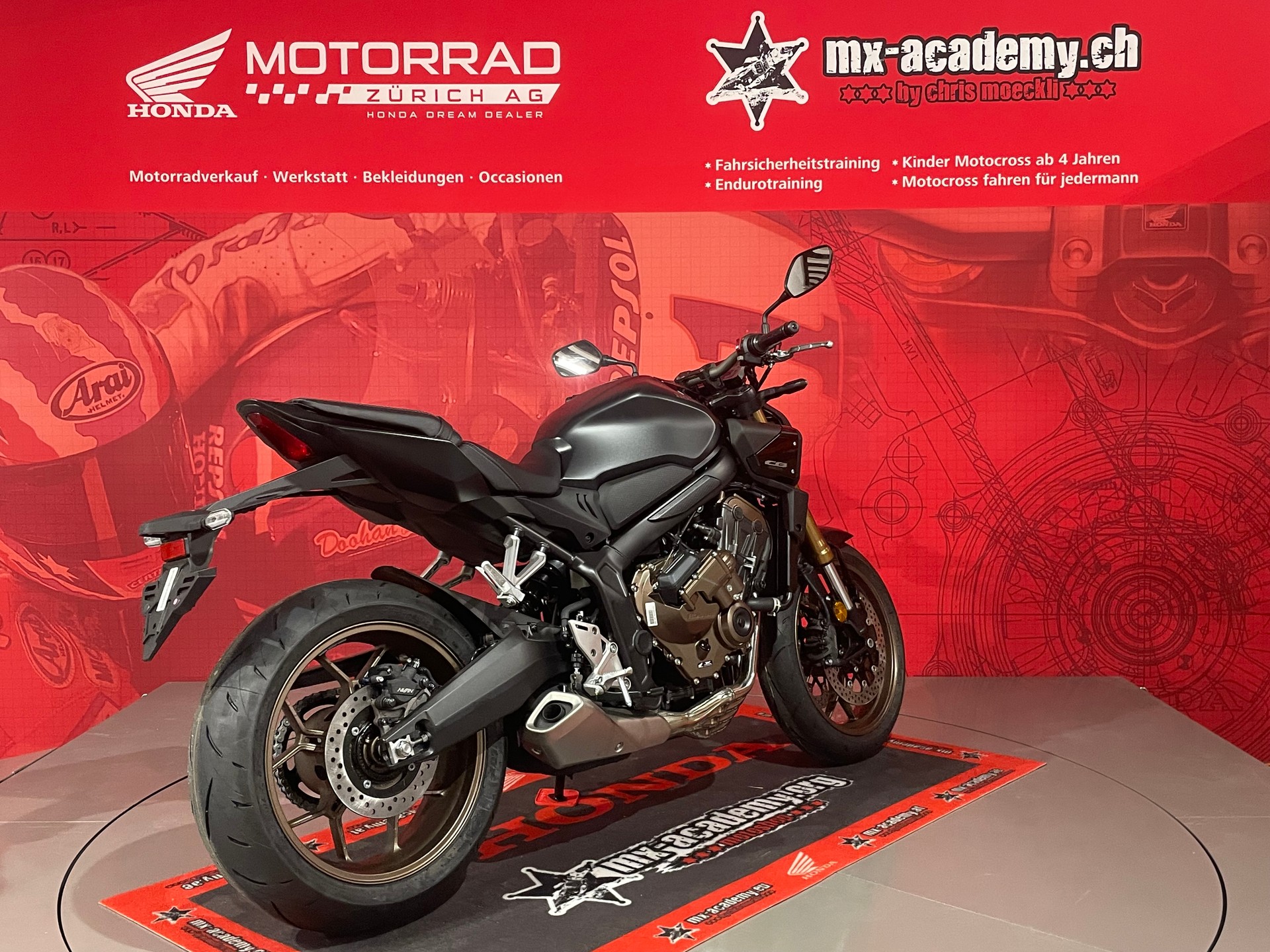 HONDA CB650R E-Clutch**Modell 2026**Neufahrzeug**Matte Gunpowder Black Metallic*-image-8
