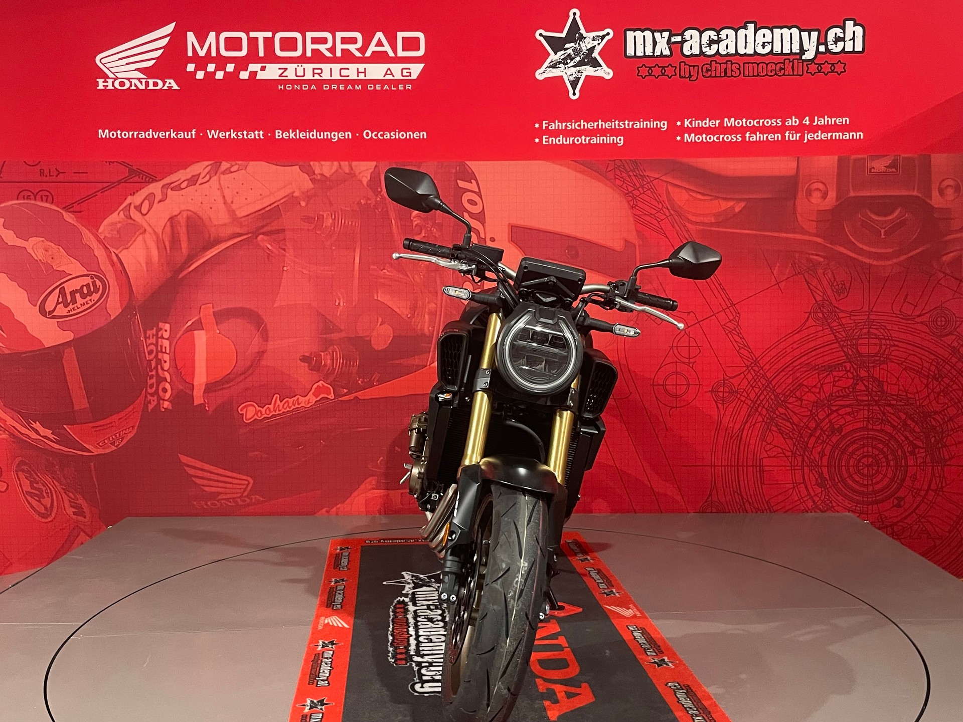 HONDA CB650R E-Clutch**Modell 2026**Neufahrzeug**Matte Gunpowder Black Metallic*-image-3