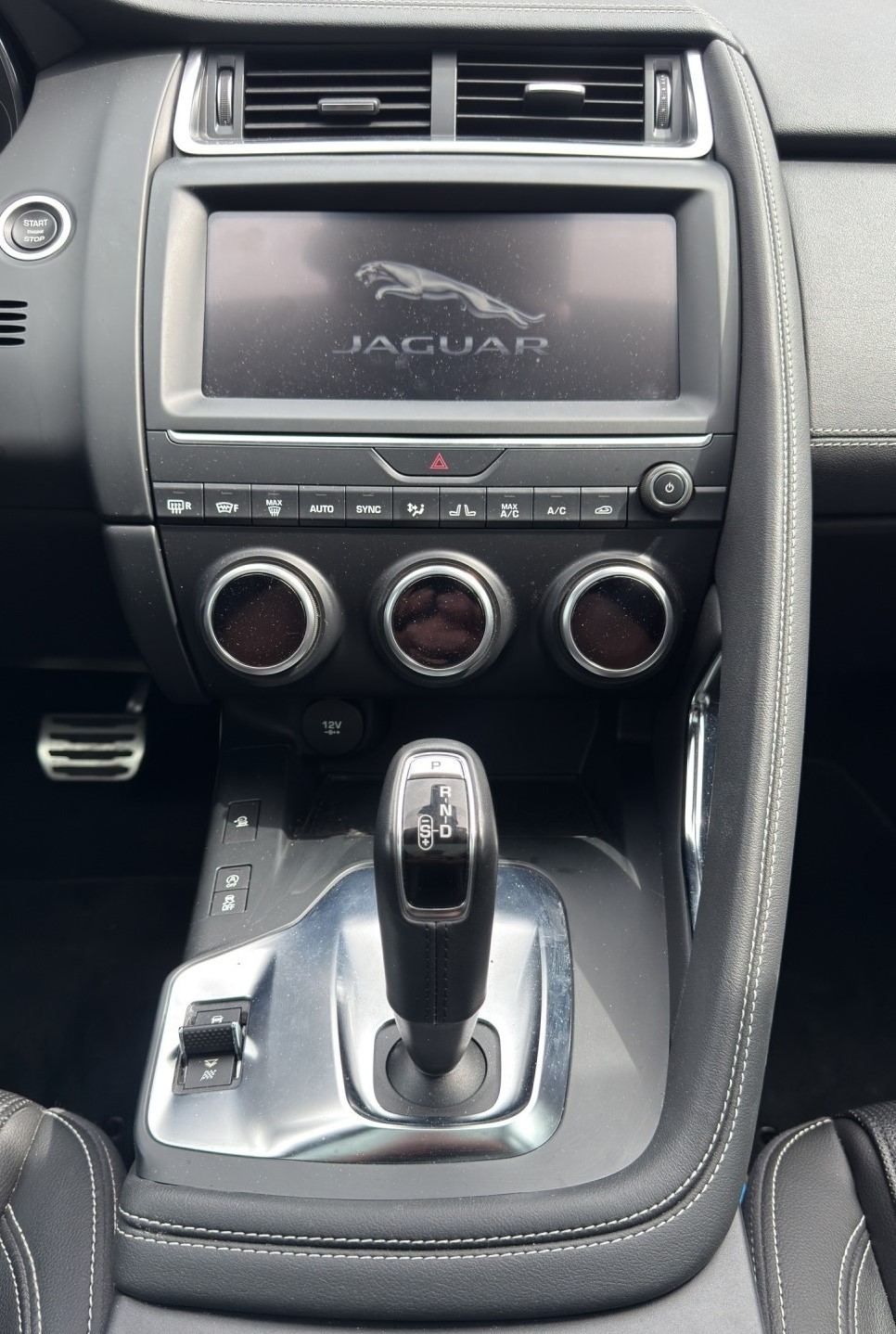 JAGUAR E-Pace 2.0 P250 R-Dynamic SE AWD-image-10