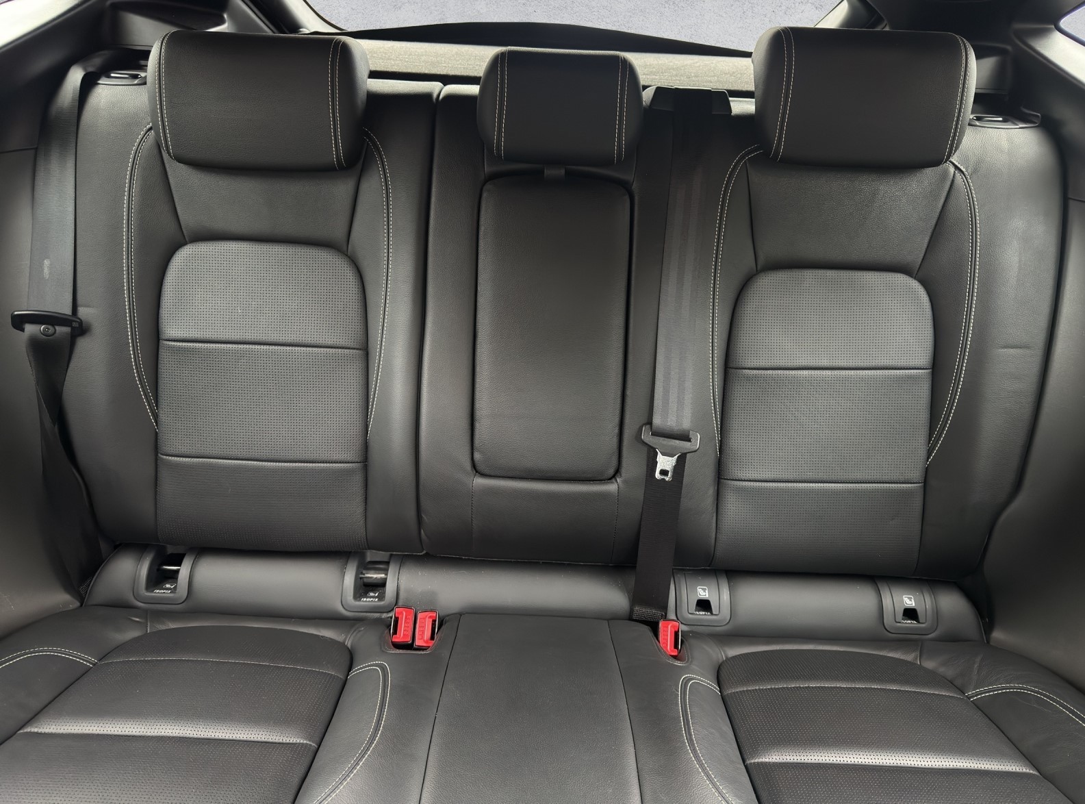 JAGUAR E-Pace 2.0 P250 R-Dynamic SE AWD-image-15