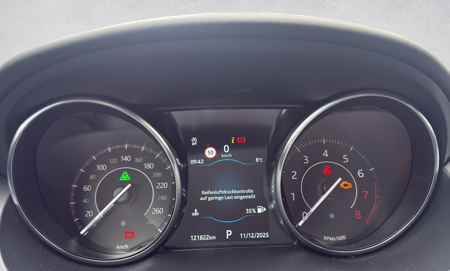 JAGUAR E-Pace 2.0 P250 R-Dynamic SE AWD-image-9