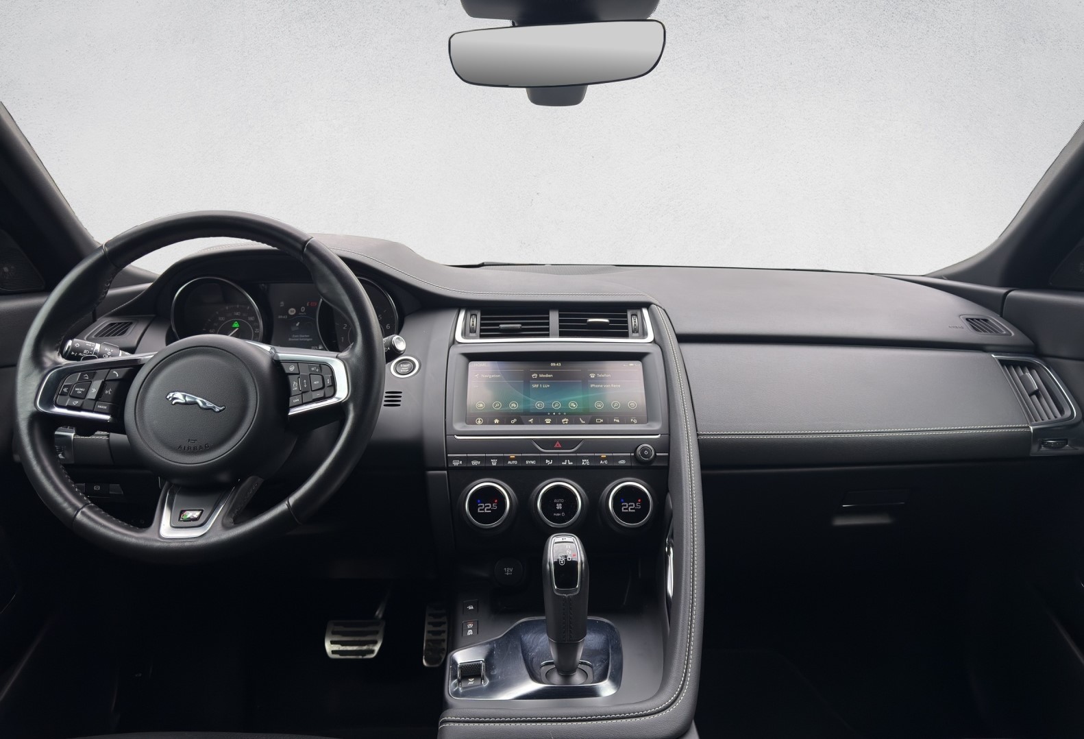JAGUAR E-Pace 2.0 P250 R-Dynamic SE AWD-image-12