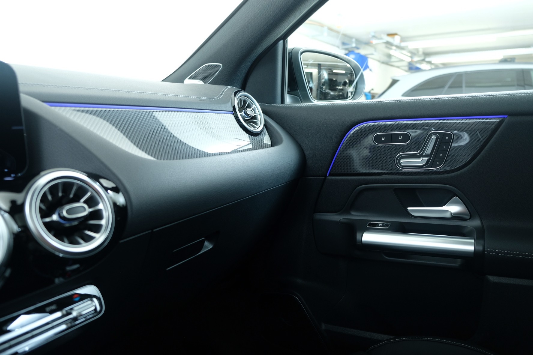 MERCEDES-BENZ GLA AMG 35 4Matic 8G-DCT-image-10