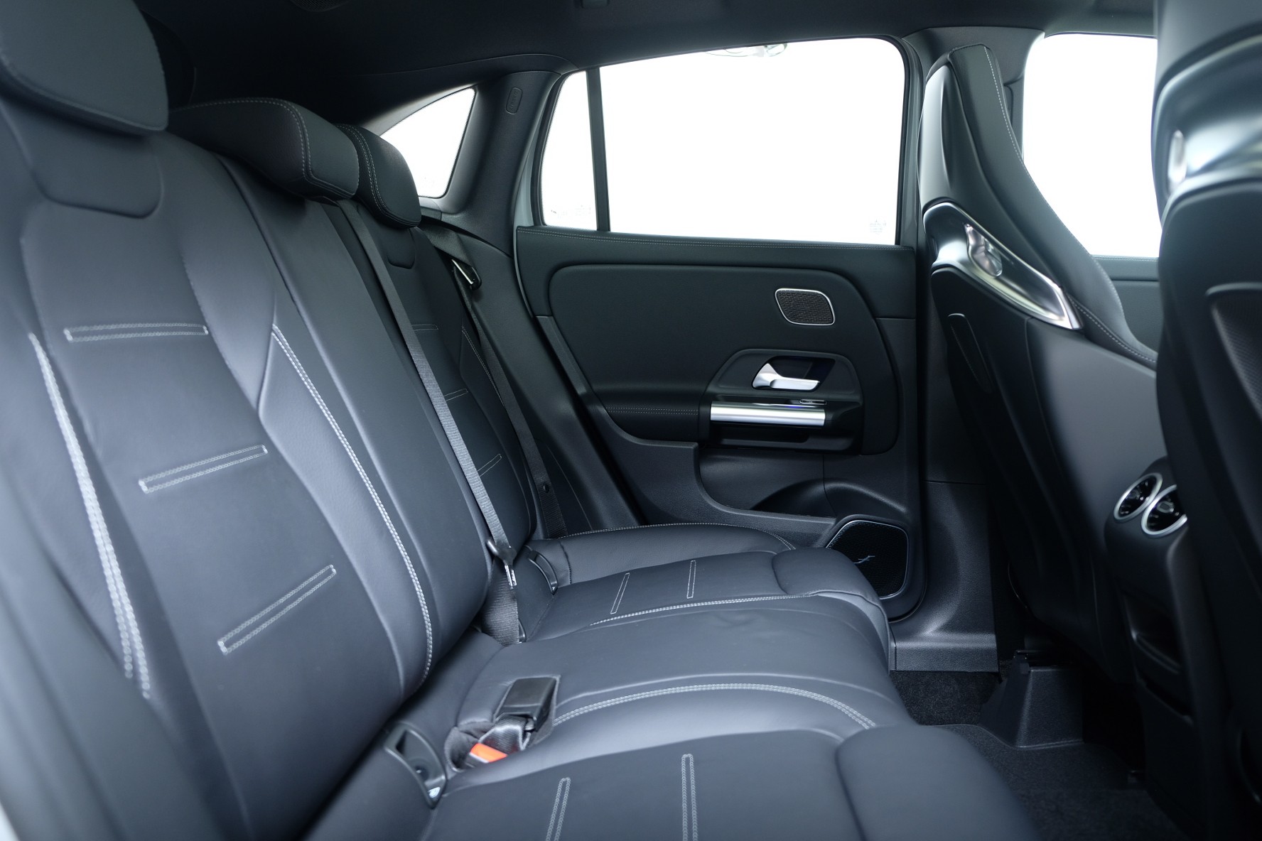 MERCEDES-BENZ GLA AMG 35 4Matic 8G-DCT-image-8