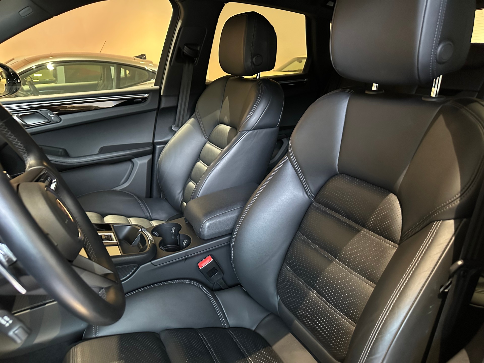 PORSCHE Macan S PDK-image-7