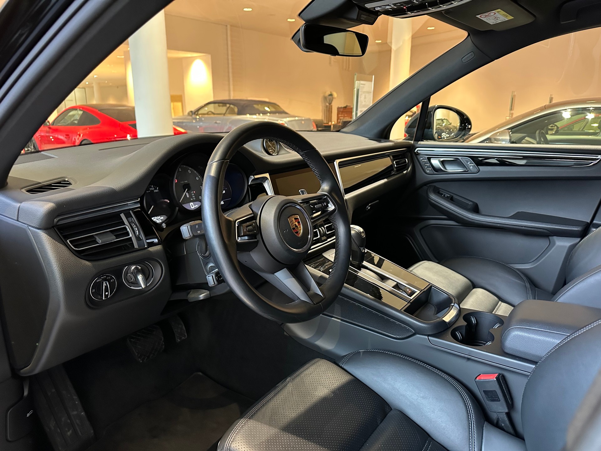 PORSCHE Macan S PDK-image-5