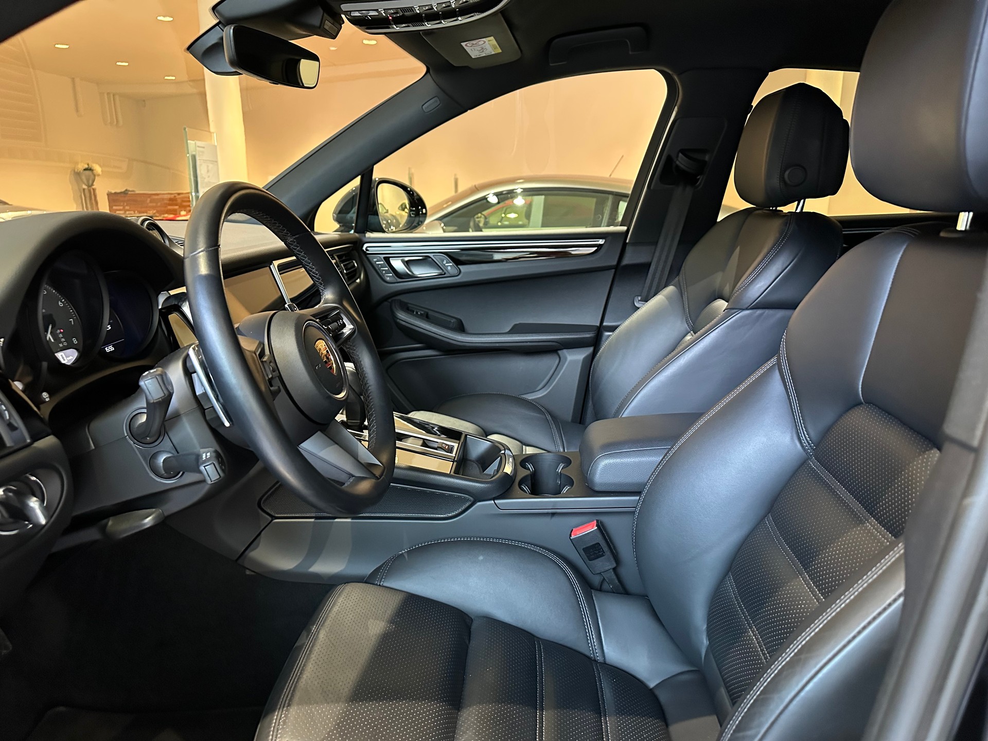PORSCHE Macan S PDK-image-6