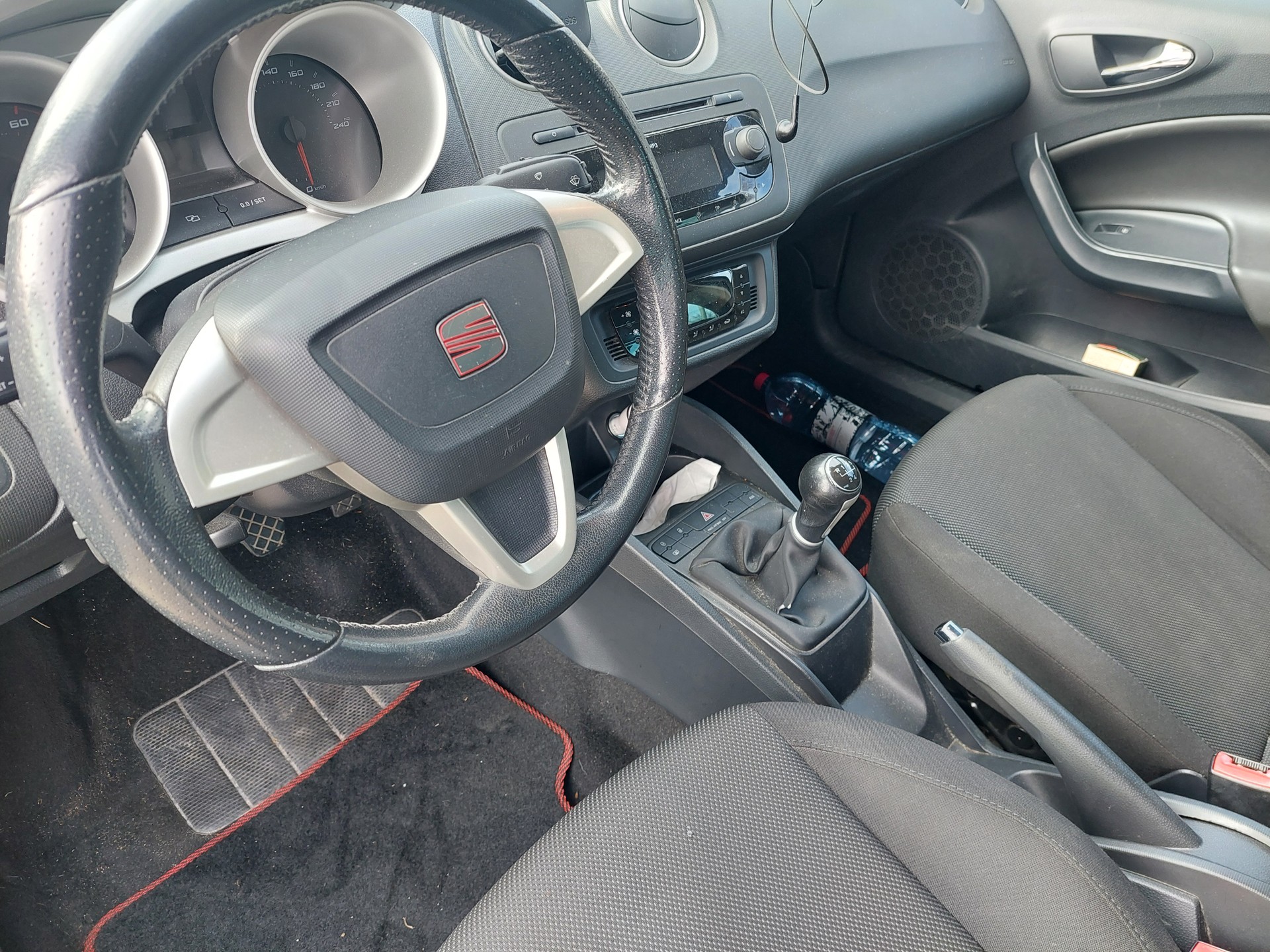 SEAT Ibiza SC 1.6 Stylance-image-3