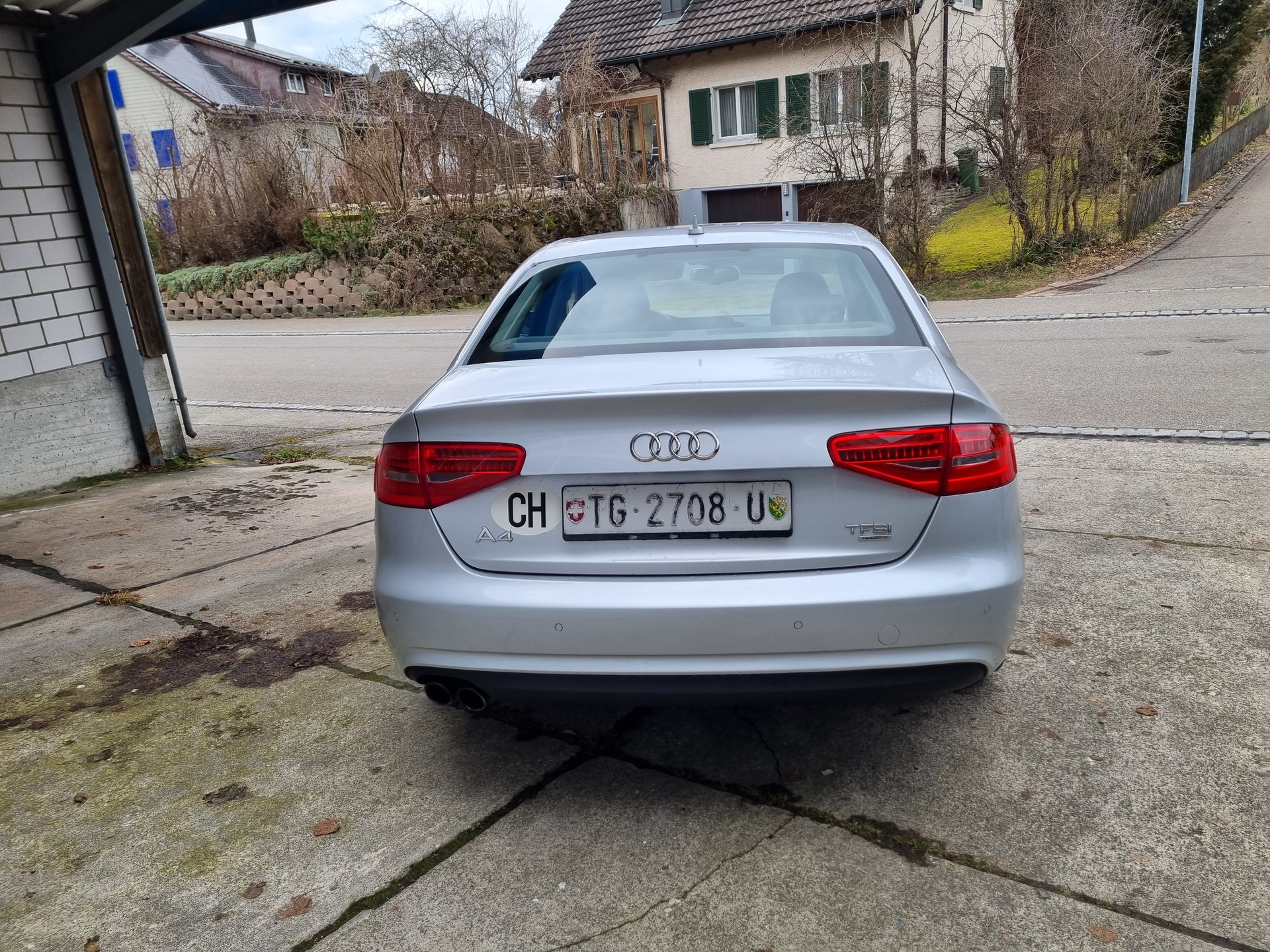 AUDI A4 Limousine 1.8 TFSI quattro-image-3
