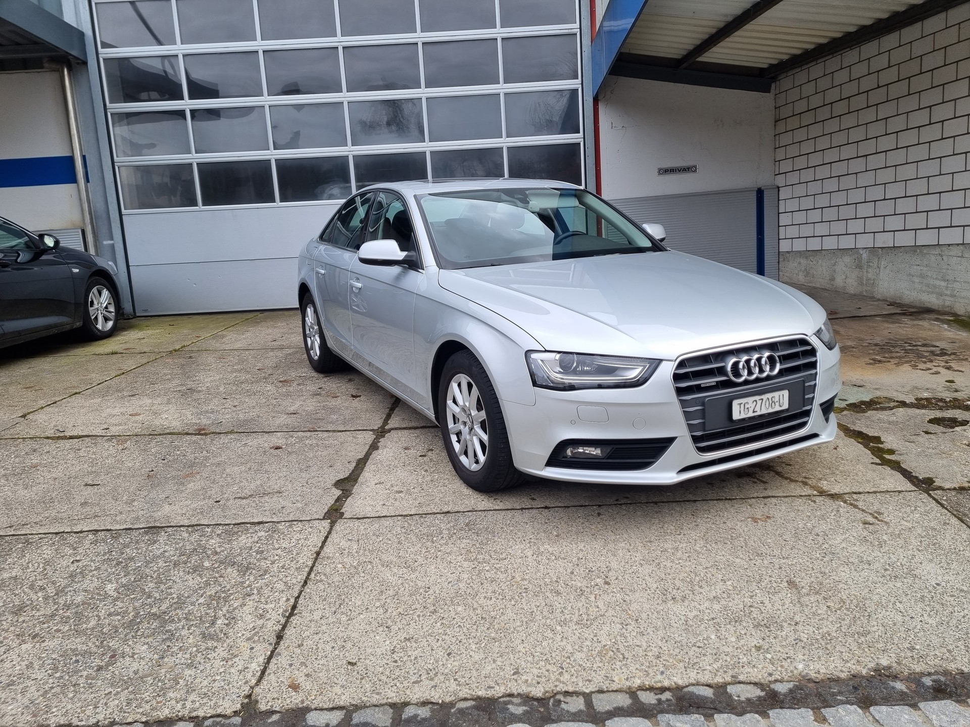 AUDI A4 Limousine 1.8 TFSI quattro-image-4