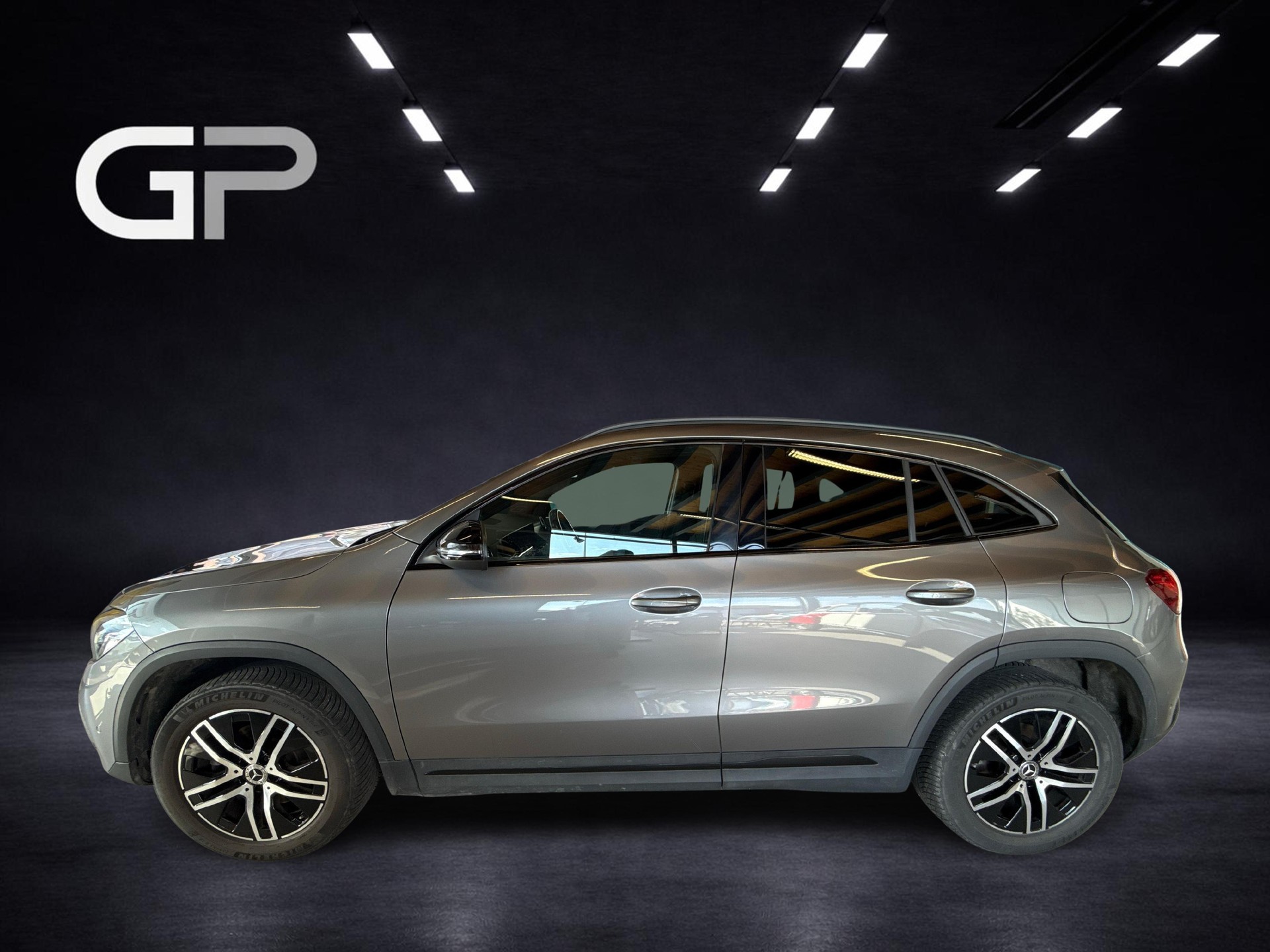 MERCEDES-BENZ GLA 200 Progressive 4matic-showroom-element-1