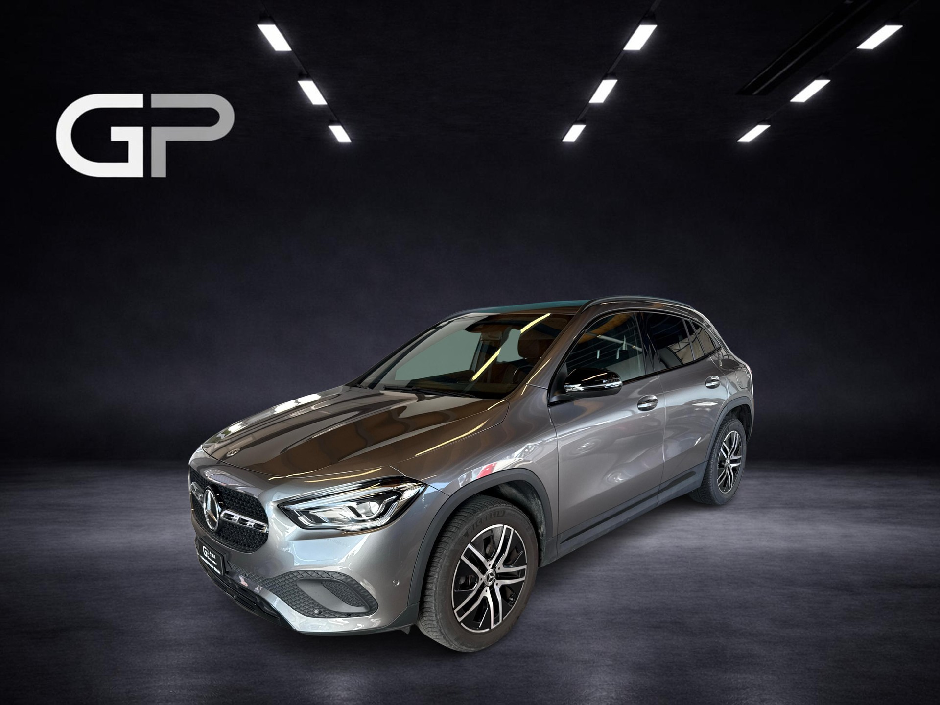 MERCEDES-BENZ GLA 200 Progressive 4matic