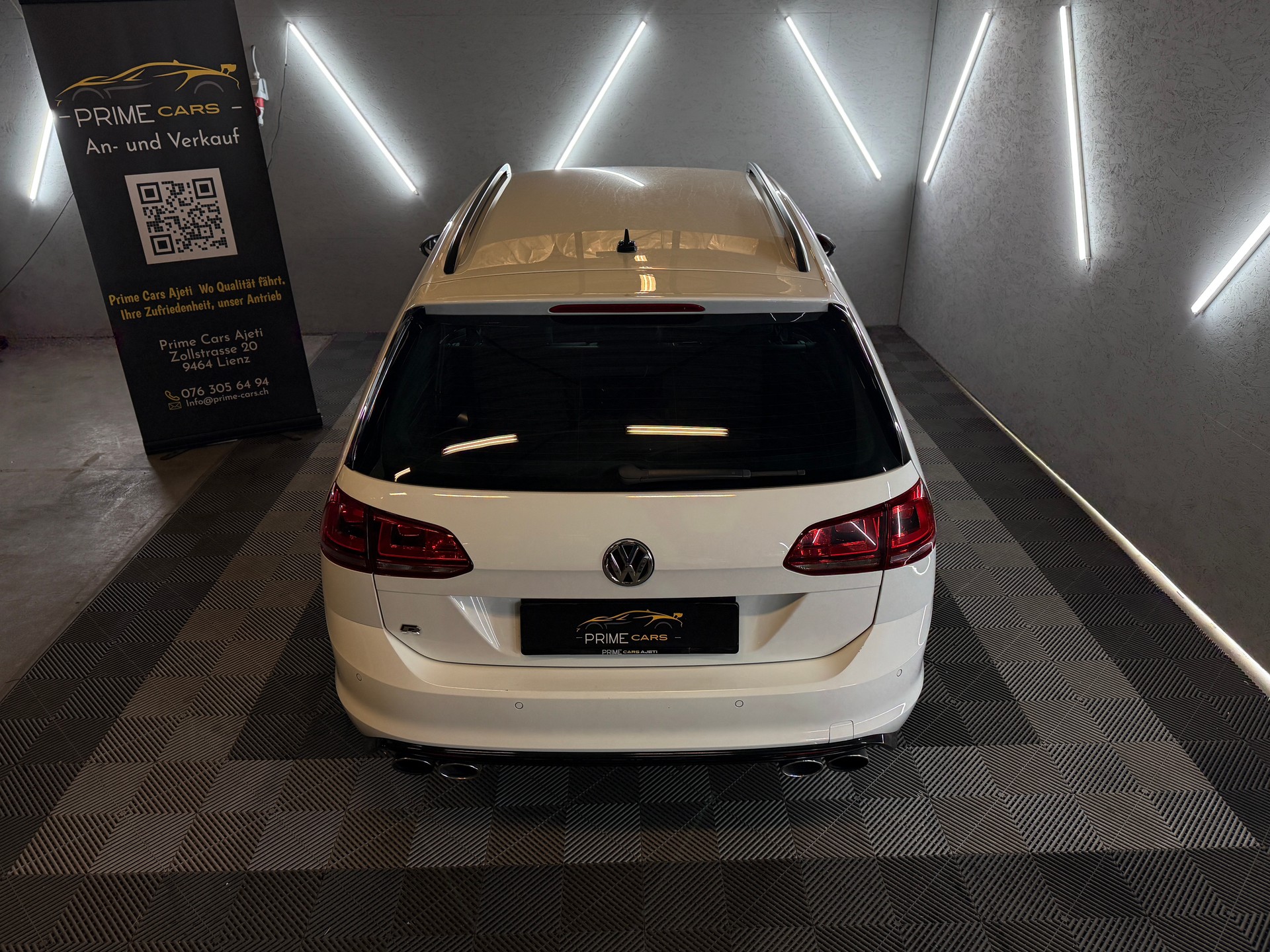 VW Golf Variant 2.0 TSI R 4 Motion DSG-image-10