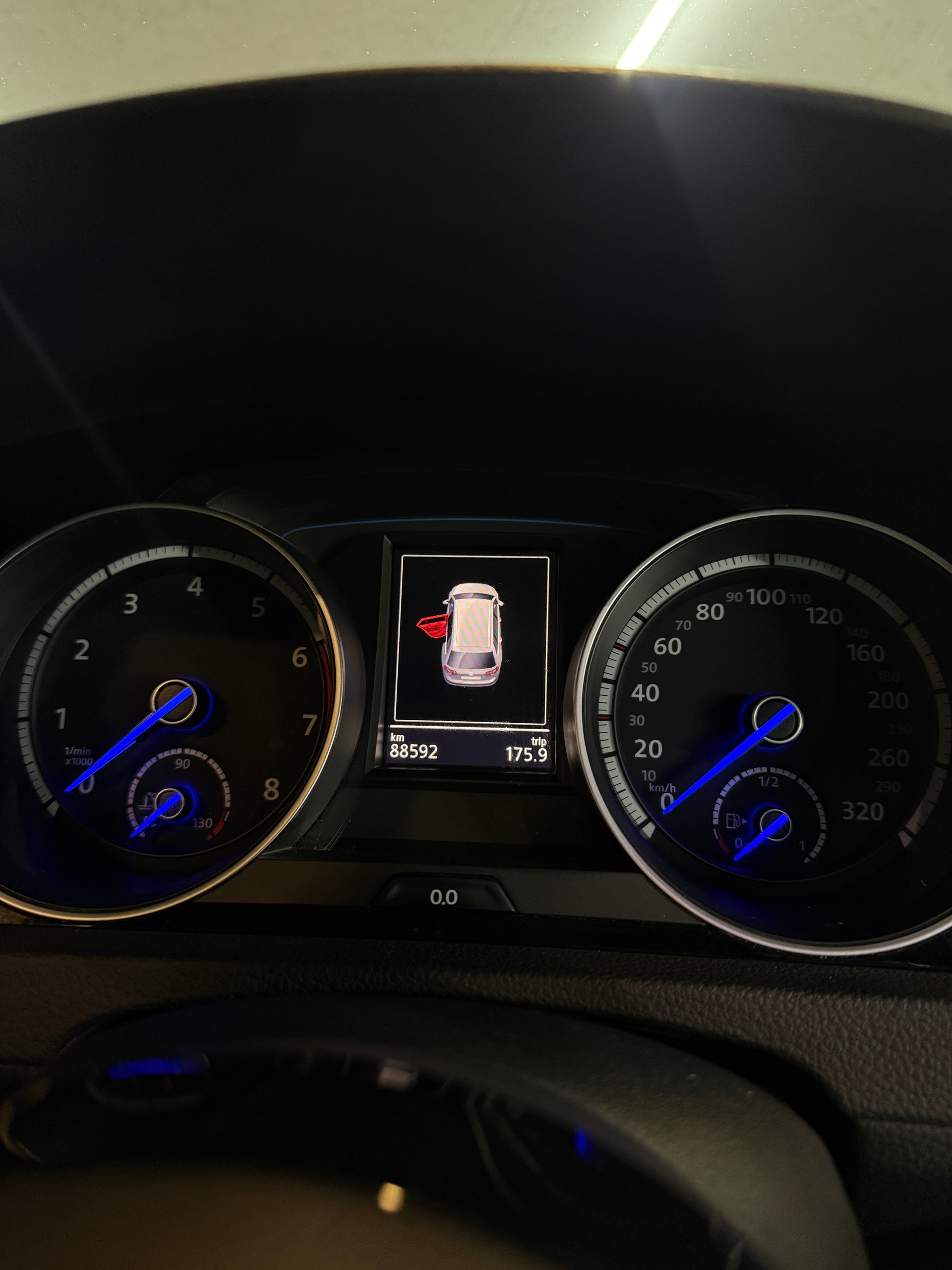 VW Golf Variant 2.0 TSI R 4 Motion DSG-image-22